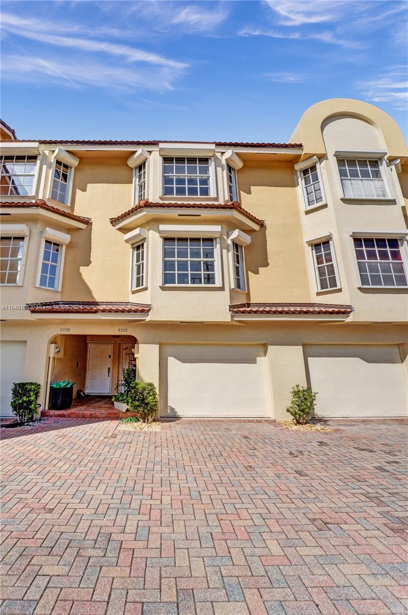 4212 N Ocean Dr, Hollywood, Florida 33019, 3 Bedrooms Bedrooms, ,3 BathroomsBathrooms,Residential,For Sale,4212 N Ocean Dr,A11540105