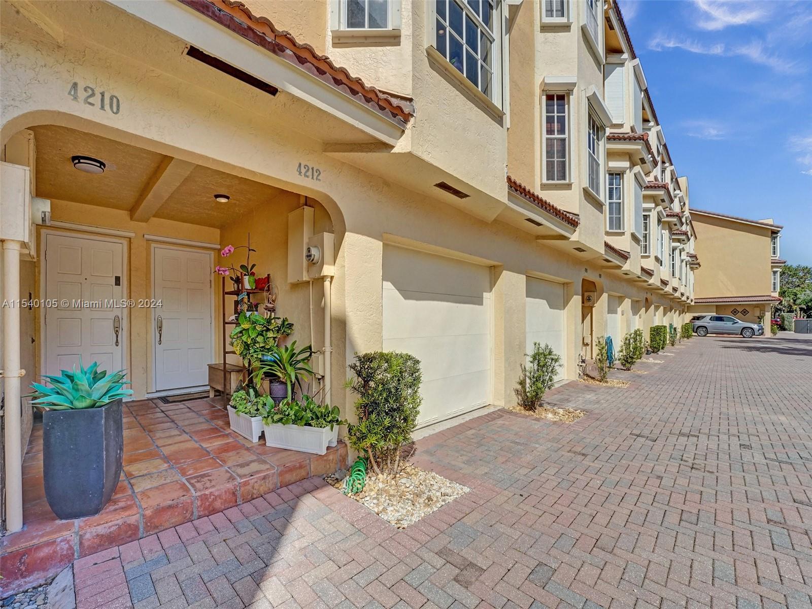 4212 N Ocean Dr, Hollywood, Florida 33019, 3 Bedrooms Bedrooms, ,3 BathroomsBathrooms,Residential,For Sale,4212 N Ocean Dr,A11540105