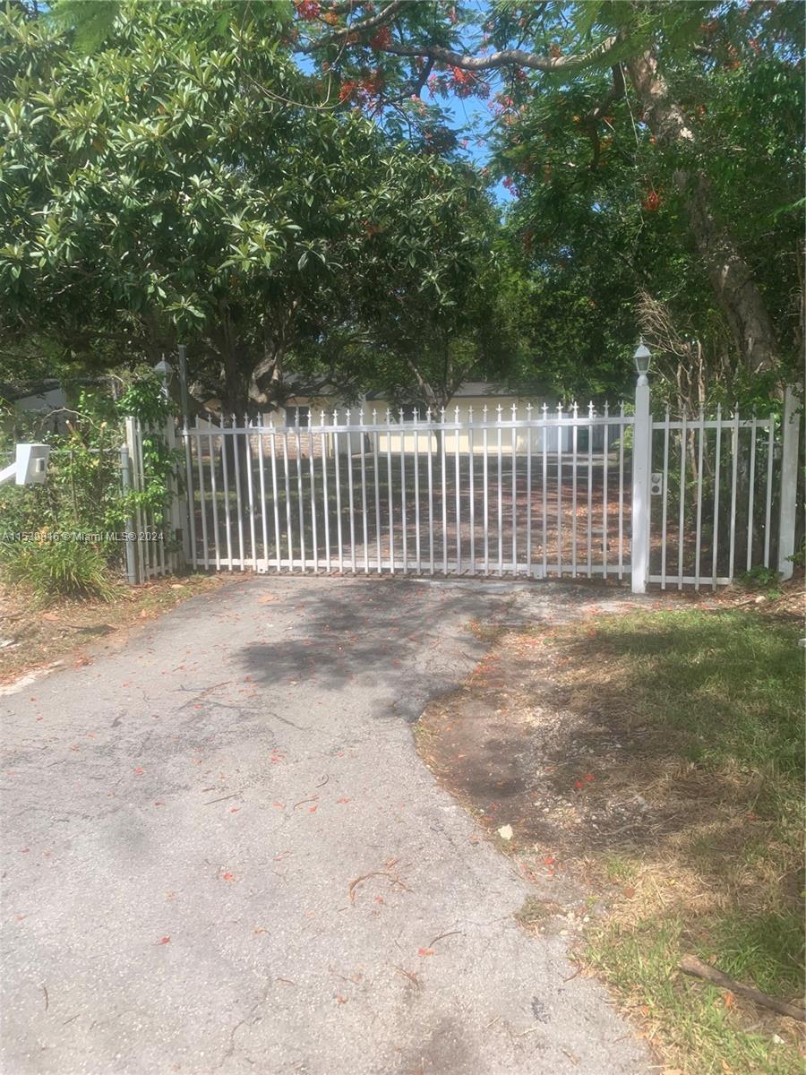 11301 SW 91st Ave, Miami, Florida 33176, 4 Bedrooms Bedrooms, ,2 BathroomsBathrooms,Residential,For Sale,11301 SW 91st Ave,A11539816
