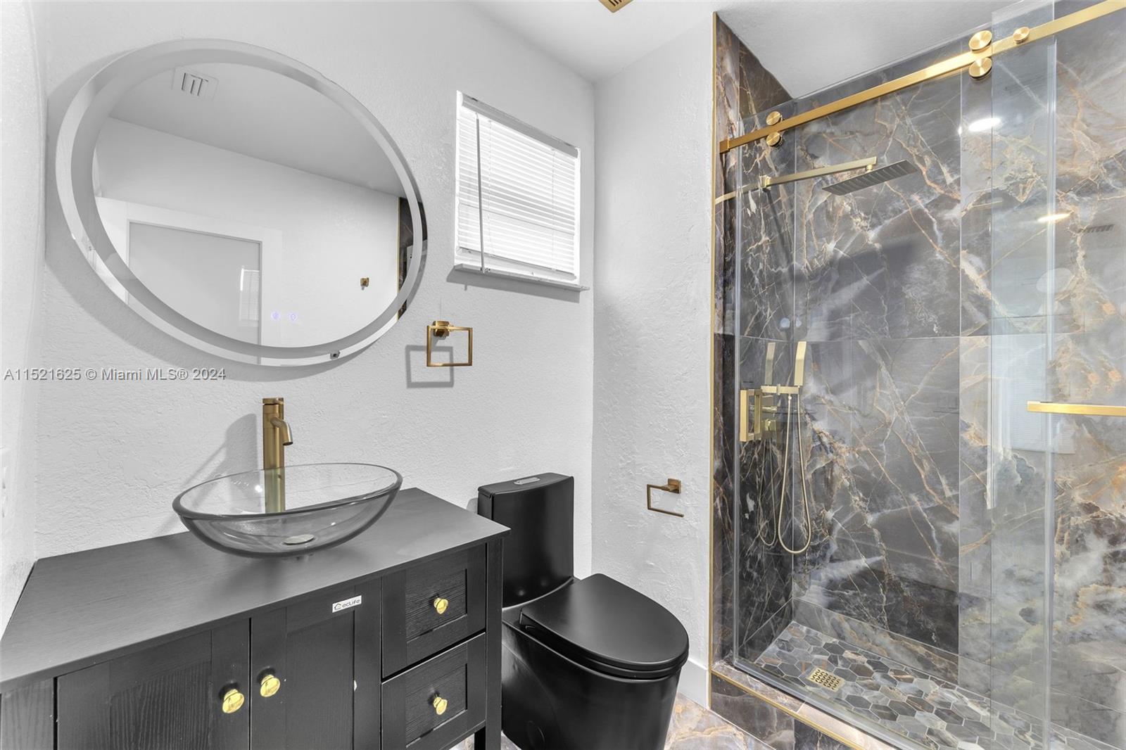 1541 NW 1st Ct, Miami, Florida 33136, 3 Bedrooms Bedrooms, ,2 BathroomsBathrooms,Residential,For Sale,1541 NW 1st Ct,A11521625