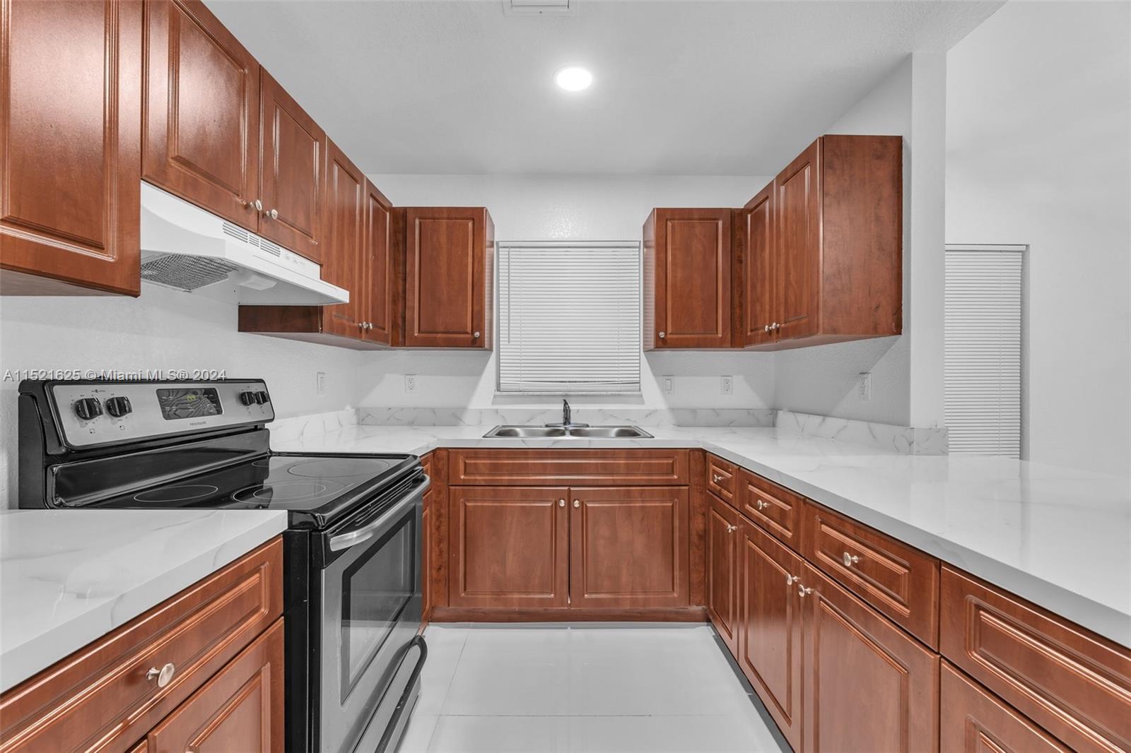 1541 NW 1st Ct, Miami, Florida 33136, 3 Bedrooms Bedrooms, ,2 BathroomsBathrooms,Residential,For Sale,1541 NW 1st Ct,A11521625