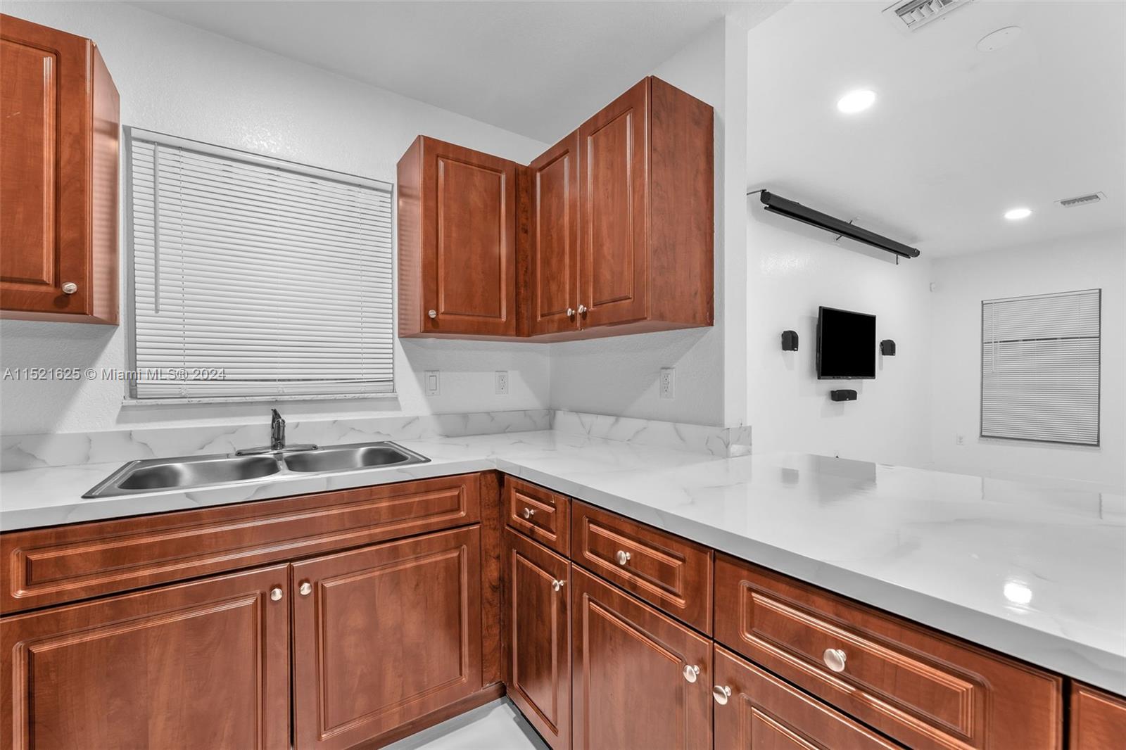 1541 NW 1st Ct, Miami, Florida 33136, 3 Bedrooms Bedrooms, ,2 BathroomsBathrooms,Residential,For Sale,1541 NW 1st Ct,A11521625