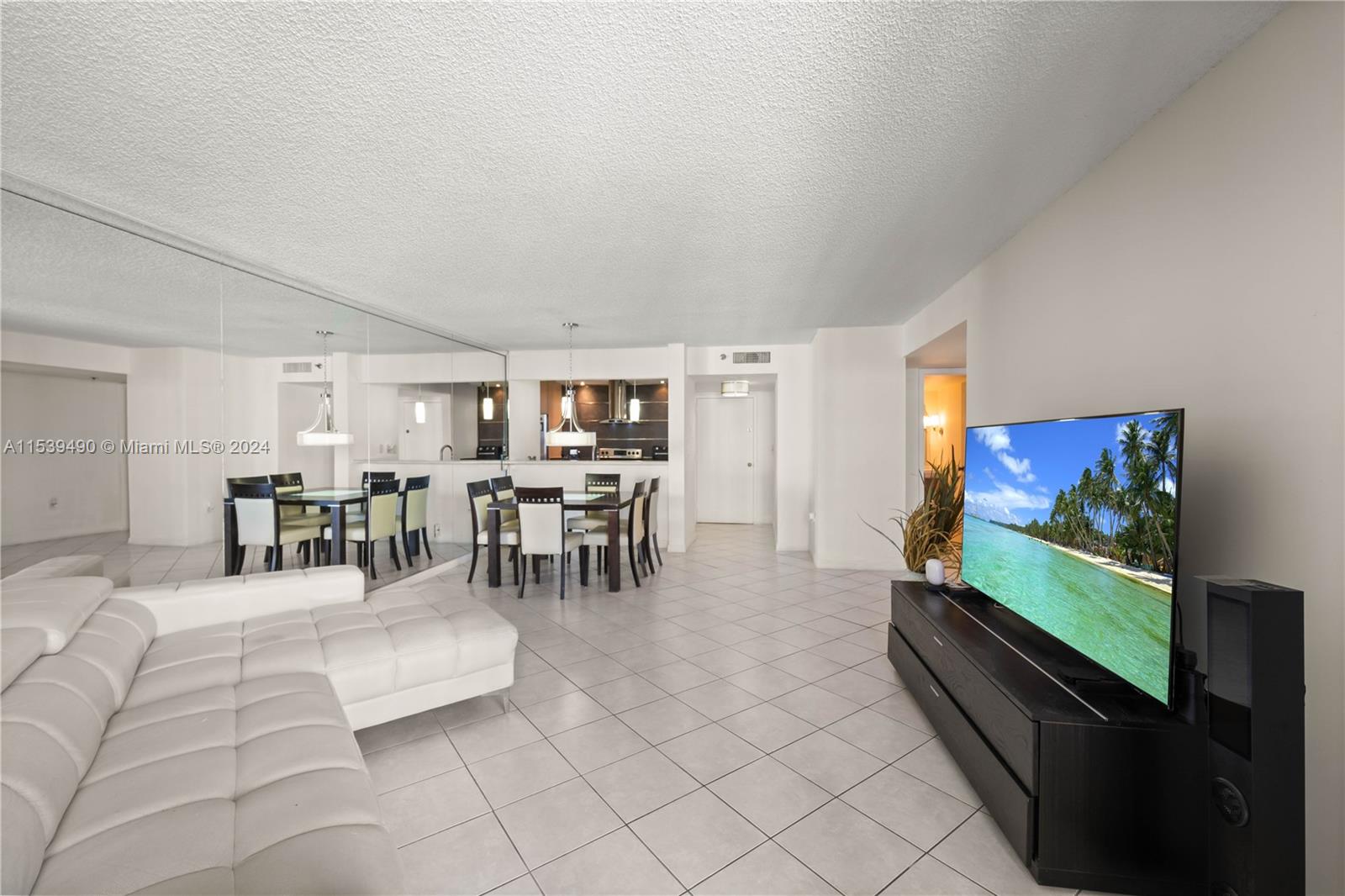 540 Brickell Key Dr 1406, Miami, Florida 33131, 2 Bedrooms Bedrooms, ,2 BathroomsBathrooms,Residential,For Sale,540 Brickell Key Dr 1406,A11539490