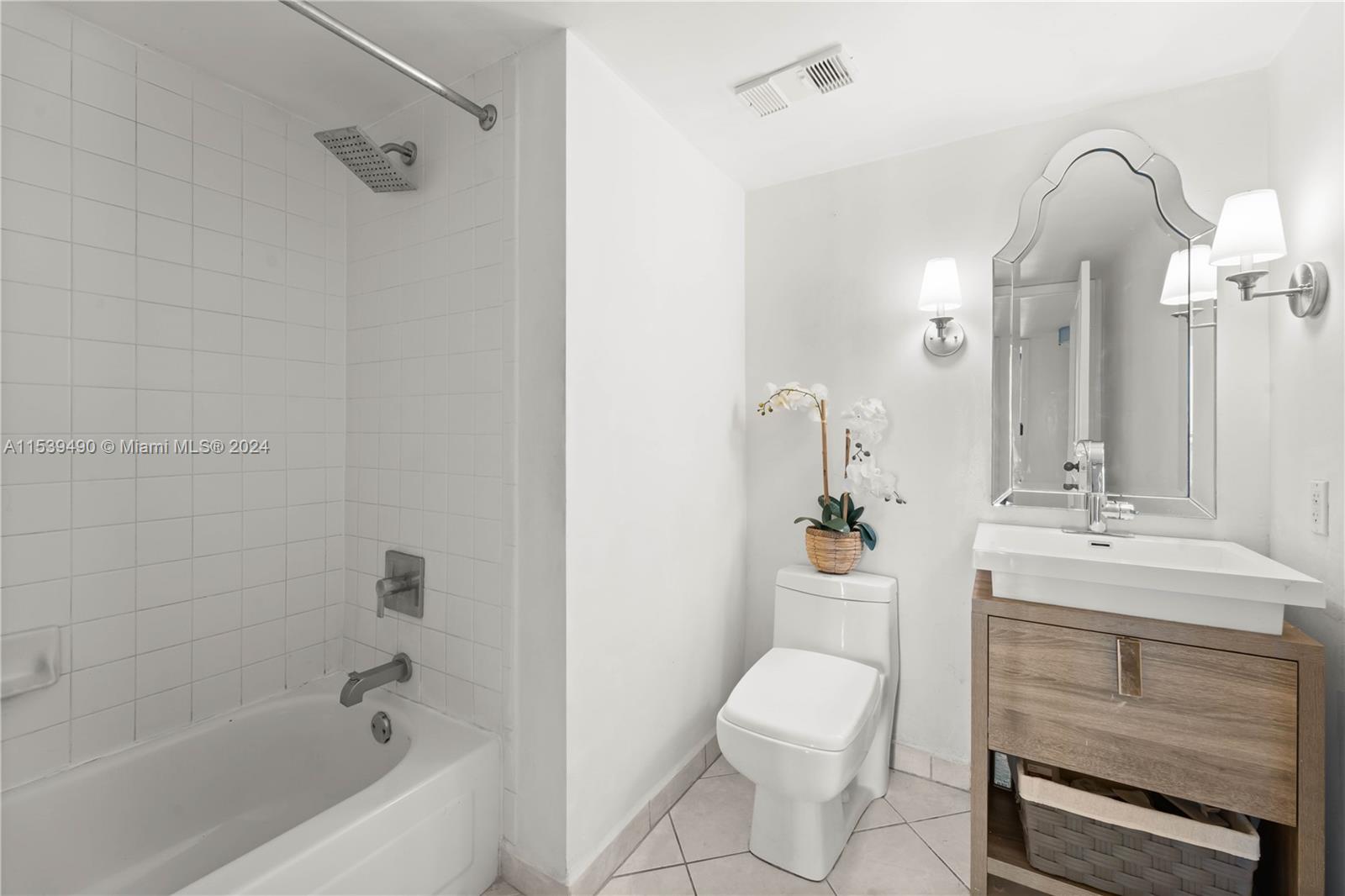540 Brickell Key Dr 1406, Miami, Florida 33131, 2 Bedrooms Bedrooms, ,2 BathroomsBathrooms,Residential,For Sale,540 Brickell Key Dr 1406,A11539490