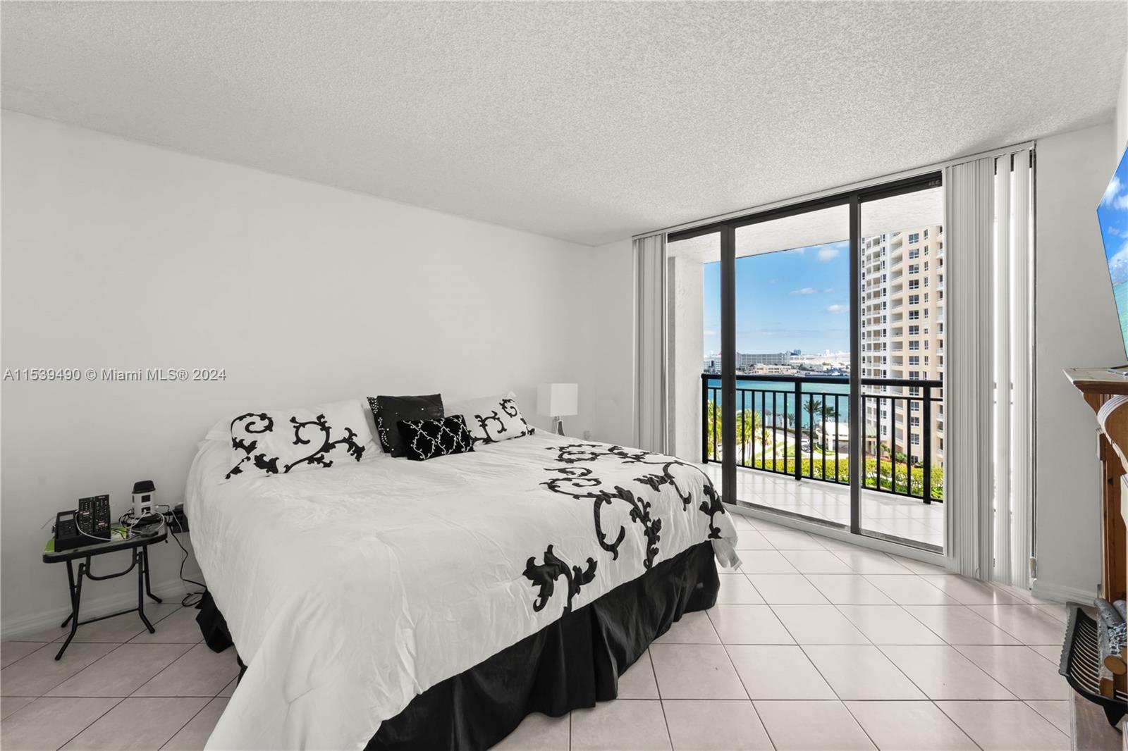 540 Brickell Key Dr 1406, Miami, Florida 33131, 2 Bedrooms Bedrooms, ,2 BathroomsBathrooms,Residential,For Sale,540 Brickell Key Dr 1406,A11539490