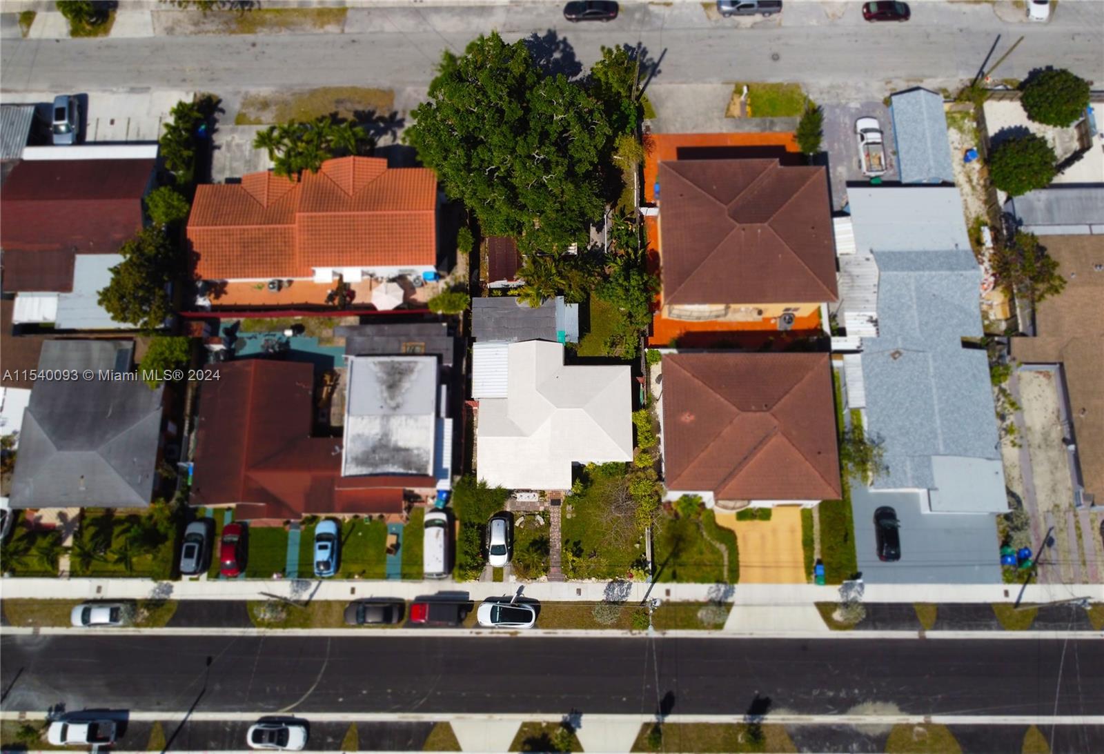 2951 SW 24th Ter, Miami, Florida 33145, 3 Bedrooms Bedrooms, ,2 BathroomsBathrooms,Residential,For Sale,2951 SW 24th Ter,A11540093