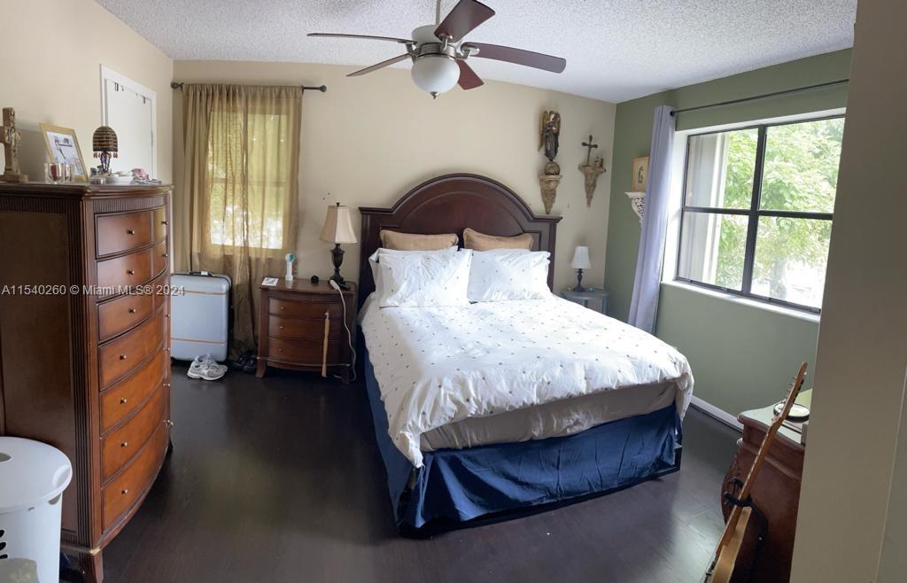 570 S Park Rd 22-6, Hollywood, Florida 33021, 3 Bedrooms Bedrooms, ,2 BathroomsBathrooms,Residential,For Sale,570 S Park Rd 22-6,A11540260