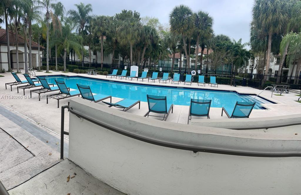 570 S Park Rd 22-6, Hollywood, Florida 33021, 3 Bedrooms Bedrooms, ,2 BathroomsBathrooms,Residential,For Sale,570 S Park Rd 22-6,A11540260