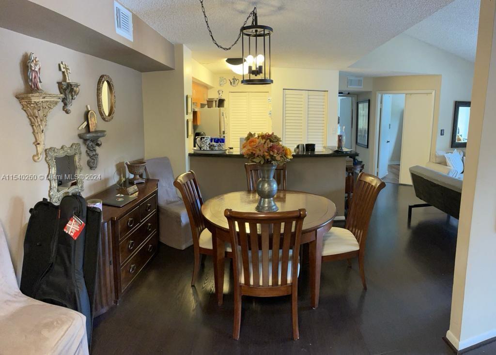 570 S Park Rd 22-6, Hollywood, Florida 33021, 3 Bedrooms Bedrooms, ,2 BathroomsBathrooms,Residential,For Sale,570 S Park Rd 22-6,A11540260