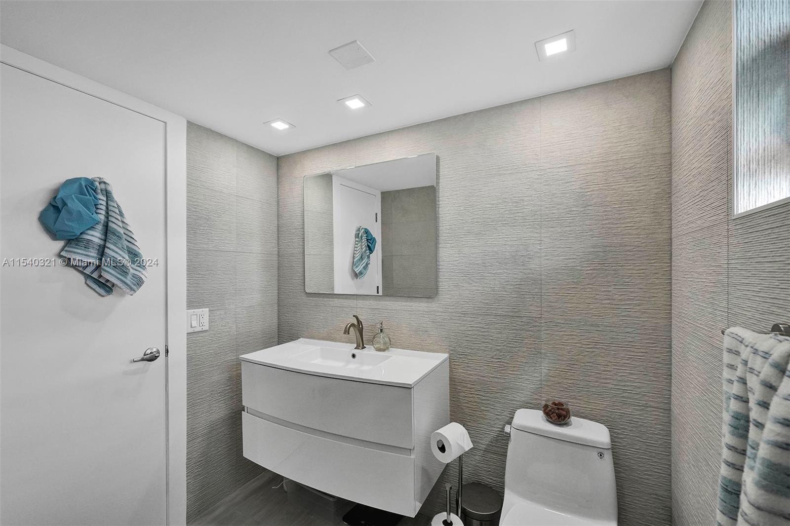 2301 S Ocean Dr 803, Hollywood, Florida 33019, 2 Bedrooms Bedrooms, ,2 BathroomsBathrooms,Residentiallease,For Rent,2301 S Ocean Dr 803,A11540321