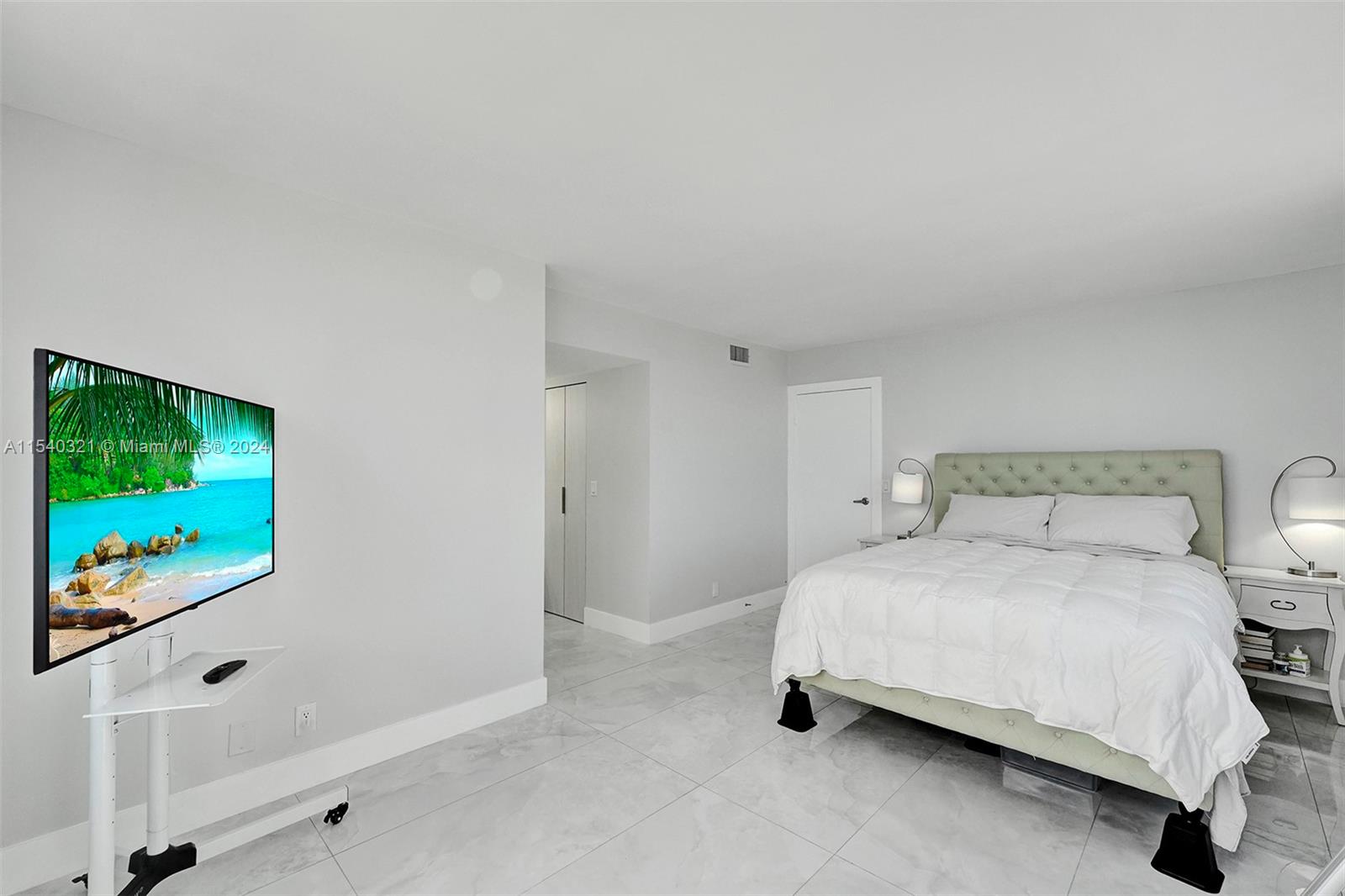 2301 S Ocean Dr 803, Hollywood, Florida 33019, 2 Bedrooms Bedrooms, ,2 BathroomsBathrooms,Residentiallease,For Rent,2301 S Ocean Dr 803,A11540321