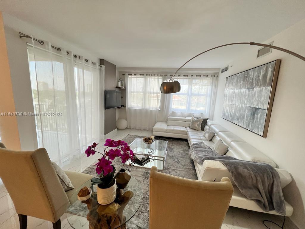 19900 E Country Club Dr 604, Aventura, Florida 33180, 3 Bedrooms Bedrooms, ,3 BathroomsBathrooms,Residentiallease,For Rent,19900 E Country Club Dr 604,A11540730