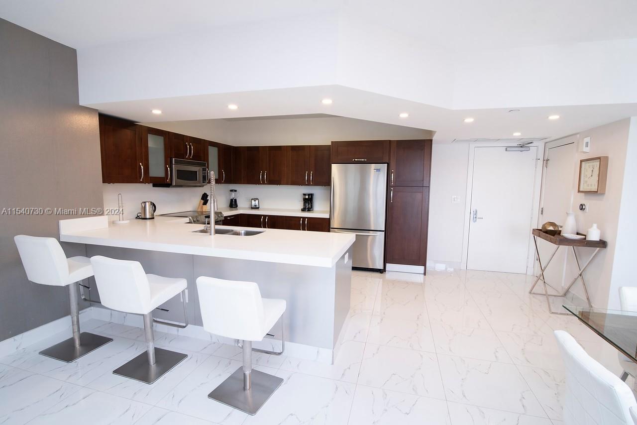 19900 E Country Club Dr 604, Aventura, Florida 33180, 3 Bedrooms Bedrooms, ,3 BathroomsBathrooms,Residentiallease,For Rent,19900 E Country Club Dr 604,A11540730