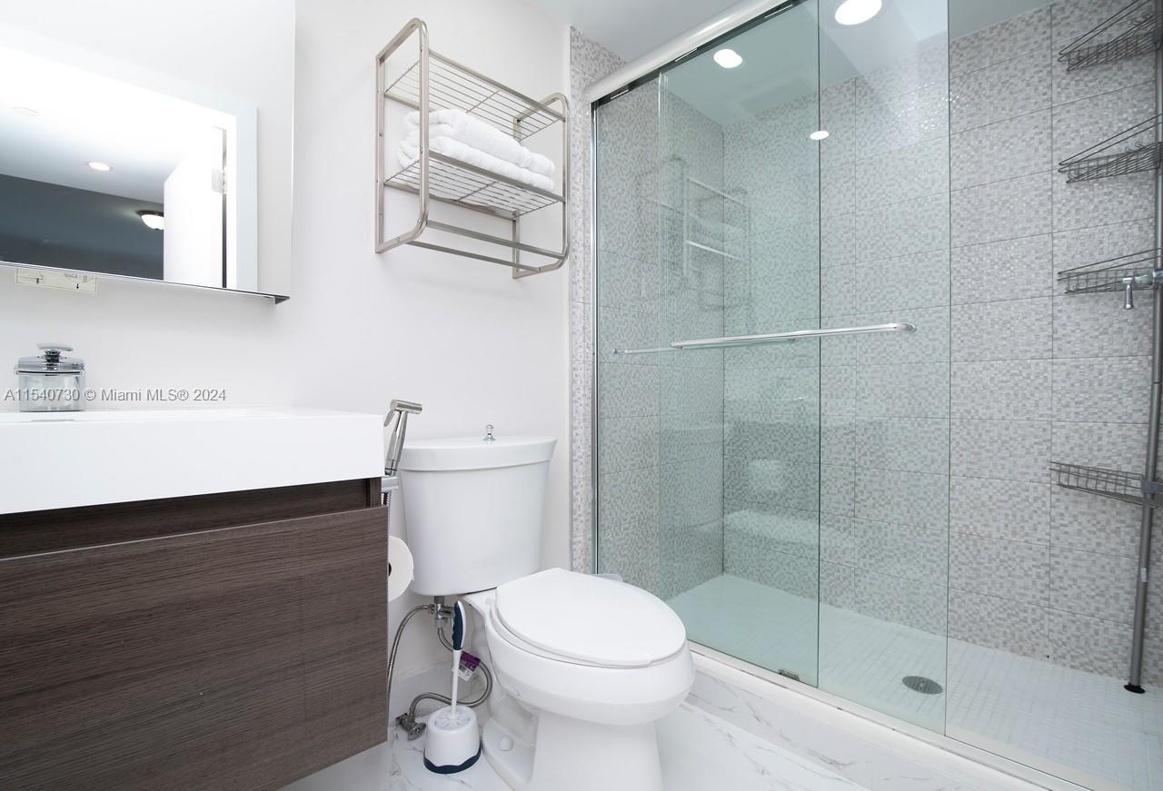 19900 E Country Club Dr 604, Aventura, Florida 33180, 3 Bedrooms Bedrooms, ,3 BathroomsBathrooms,Residentiallease,For Rent,19900 E Country Club Dr 604,A11540730