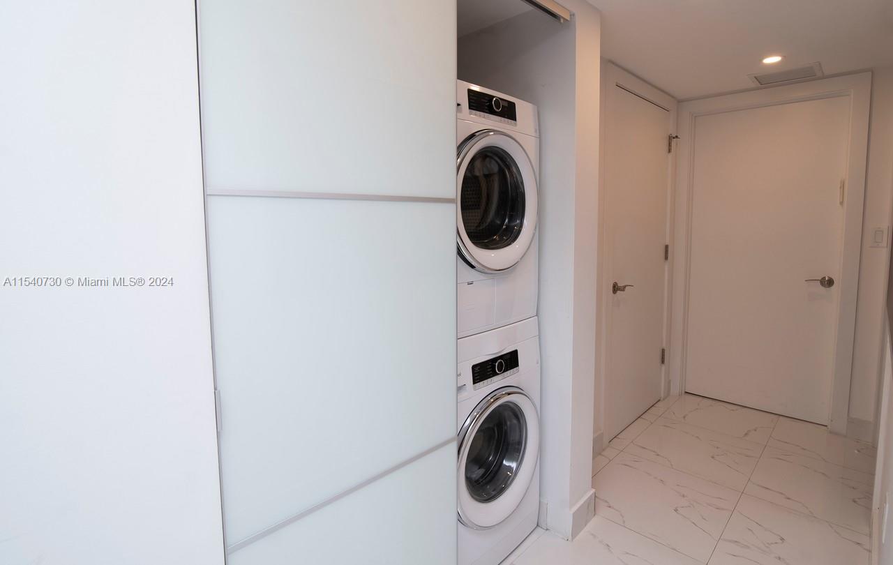 19900 E Country Club Dr 604, Aventura, Florida 33180, 3 Bedrooms Bedrooms, ,3 BathroomsBathrooms,Residentiallease,For Rent,19900 E Country Club Dr 604,A11540730