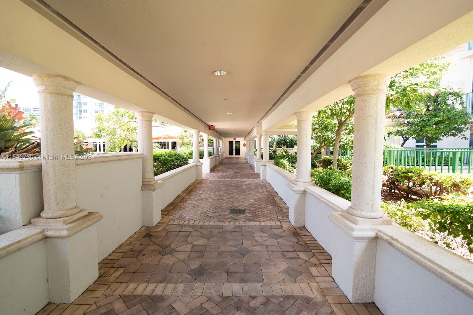 19900 E Country Club Dr 604, Aventura, Florida 33180, 3 Bedrooms Bedrooms, ,3 BathroomsBathrooms,Residentiallease,For Rent,19900 E Country Club Dr 604,A11540730