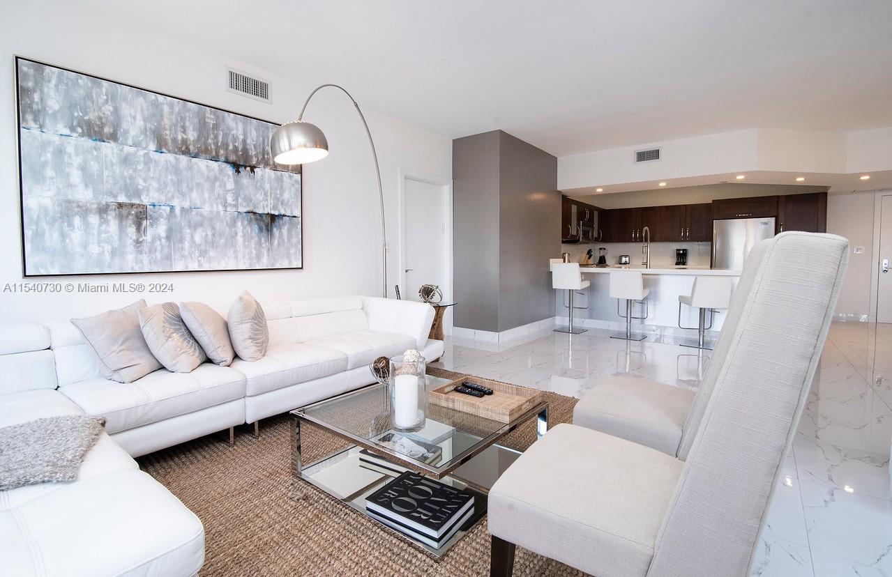 19900 E Country Club Dr 604, Aventura, Florida 33180, 3 Bedrooms Bedrooms, ,3 BathroomsBathrooms,Residentiallease,For Rent,19900 E Country Club Dr 604,A11540730