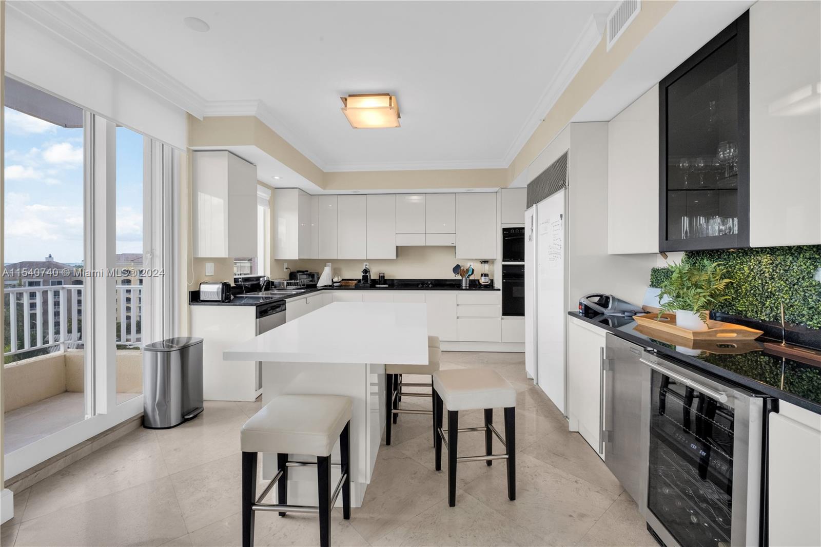 789 Crandon Blvd, Key Biscayne, FL, 33149 United States, 3 Bedrooms Bedrooms, ,4 BathroomsBathrooms,Residential,For Sale,Crandon Blvd,A11540740