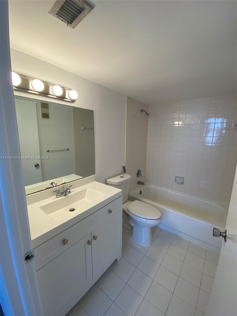 770 Claughton Island Dr 2103, Miami, Florida 33131, 2 Bedrooms Bedrooms, ,2 BathroomsBathrooms,Residentiallease,For Rent,770 Claughton Island Dr 2103,A11540700
