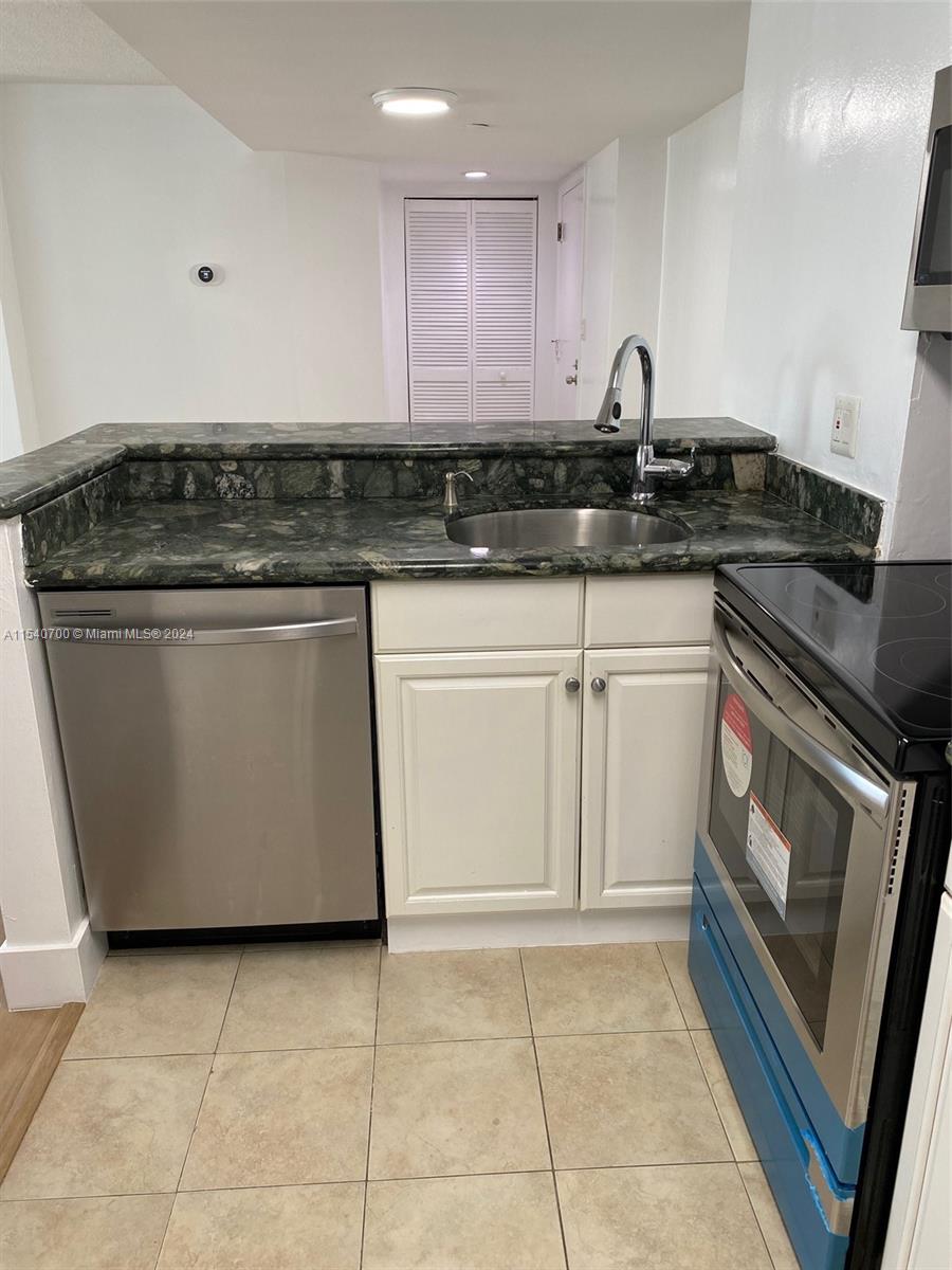 770 Claughton Island Dr 2103, Miami, Florida 33131, 2 Bedrooms Bedrooms, ,2 BathroomsBathrooms,Residentiallease,For Rent,770 Claughton Island Dr 2103,A11540700