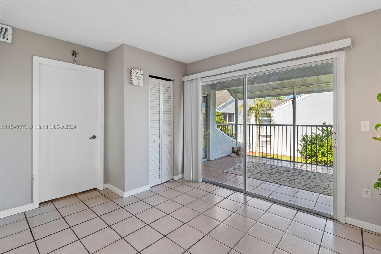 2626 SE 20th Ct 206-B, Homestead, Florida 33035, 2 Bedrooms Bedrooms, ,1 BathroomBathrooms,Residential,For Sale,2626 SE 20th Ct 206-B,A11540076