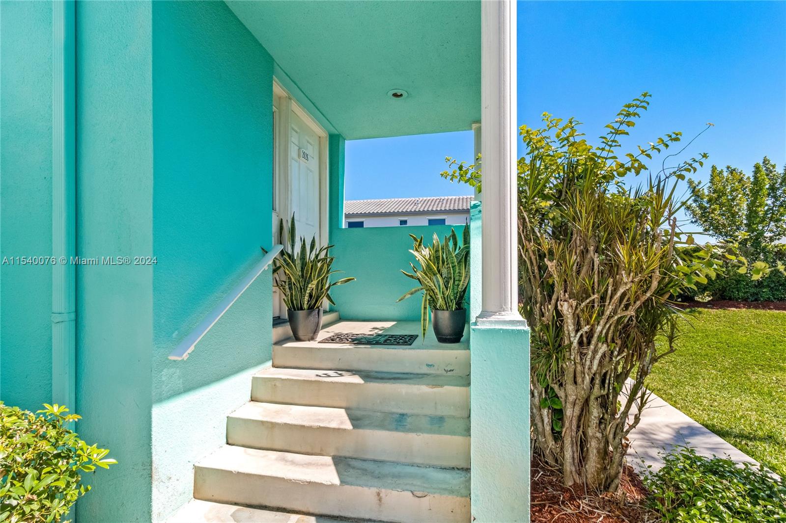 2626 SE 20th Ct 206-B, Homestead, Florida 33035, 2 Bedrooms Bedrooms, ,1 BathroomBathrooms,Residential,For Sale,2626 SE 20th Ct 206-B,A11540076