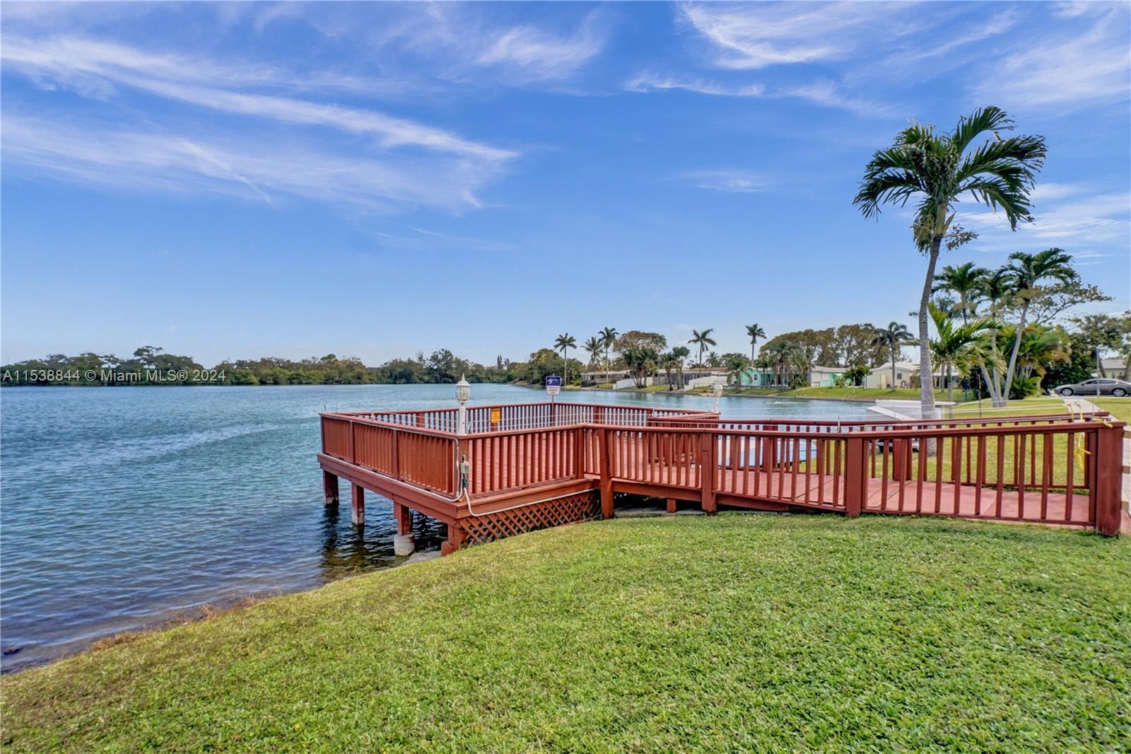 2200 Park Ln 101, Hollywood, Florida 33021, 2 Bedrooms Bedrooms, ,2 BathroomsBathrooms,Residential,For Sale,2200 Park Ln 101,A11538844