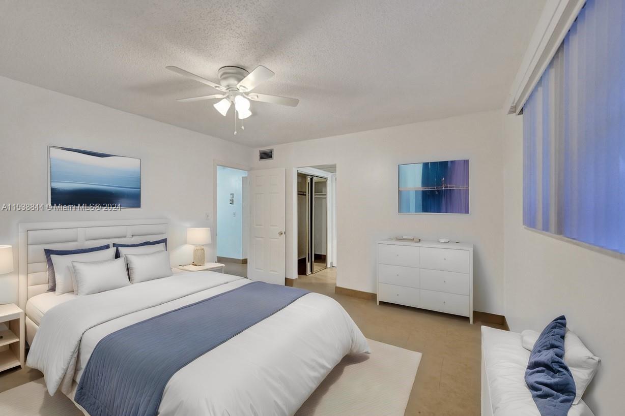 2200 Park Ln 101, Hollywood, Florida 33021, 2 Bedrooms Bedrooms, ,2 BathroomsBathrooms,Residential,For Sale,2200 Park Ln 101,A11538844