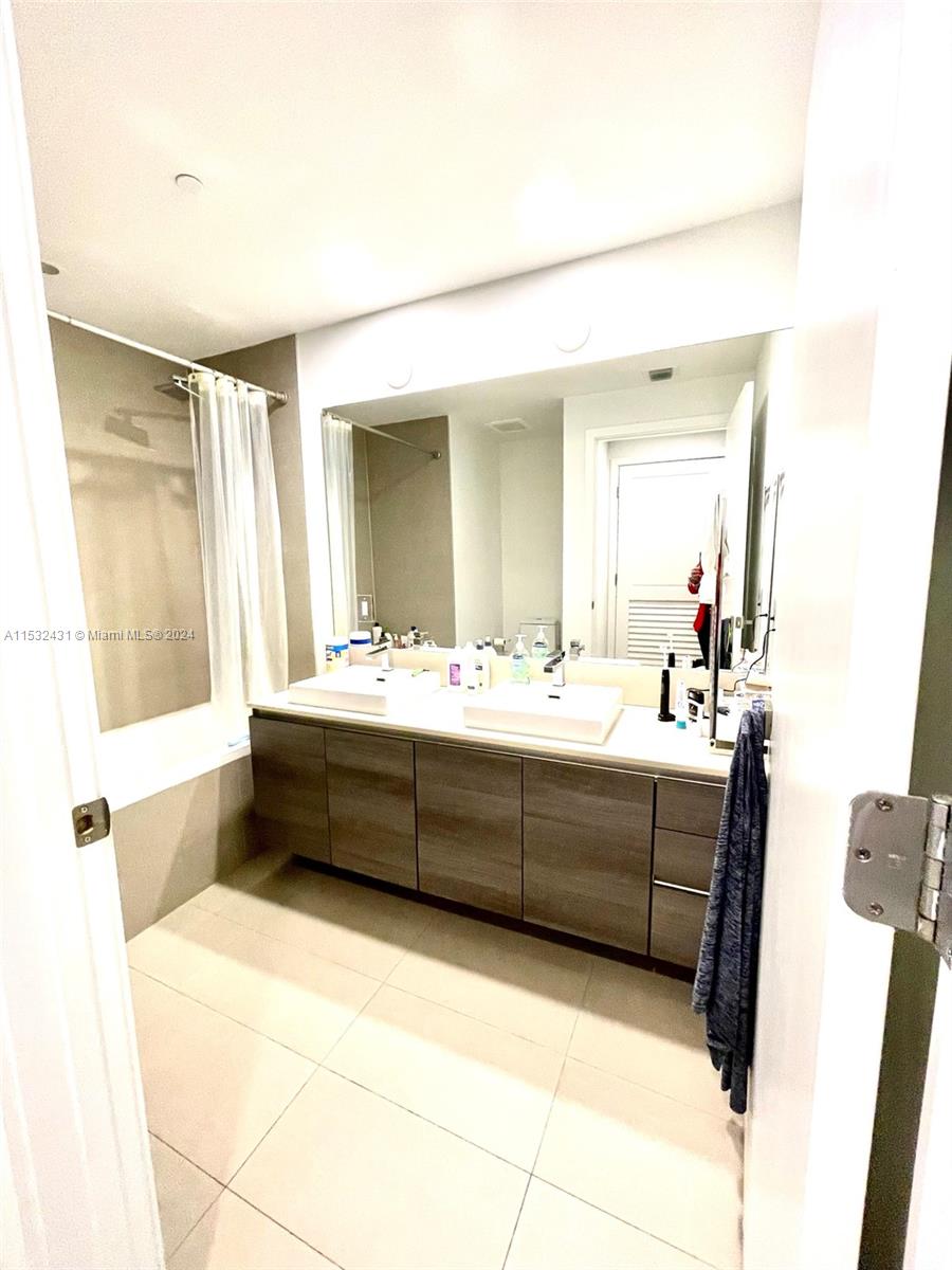 1080 Brickell Ave 907, Miami, Florida 33131, 1 Bedroom Bedrooms, ,1 BathroomBathrooms,Residentiallease,For Rent,1080 Brickell Ave 907,A11532431
