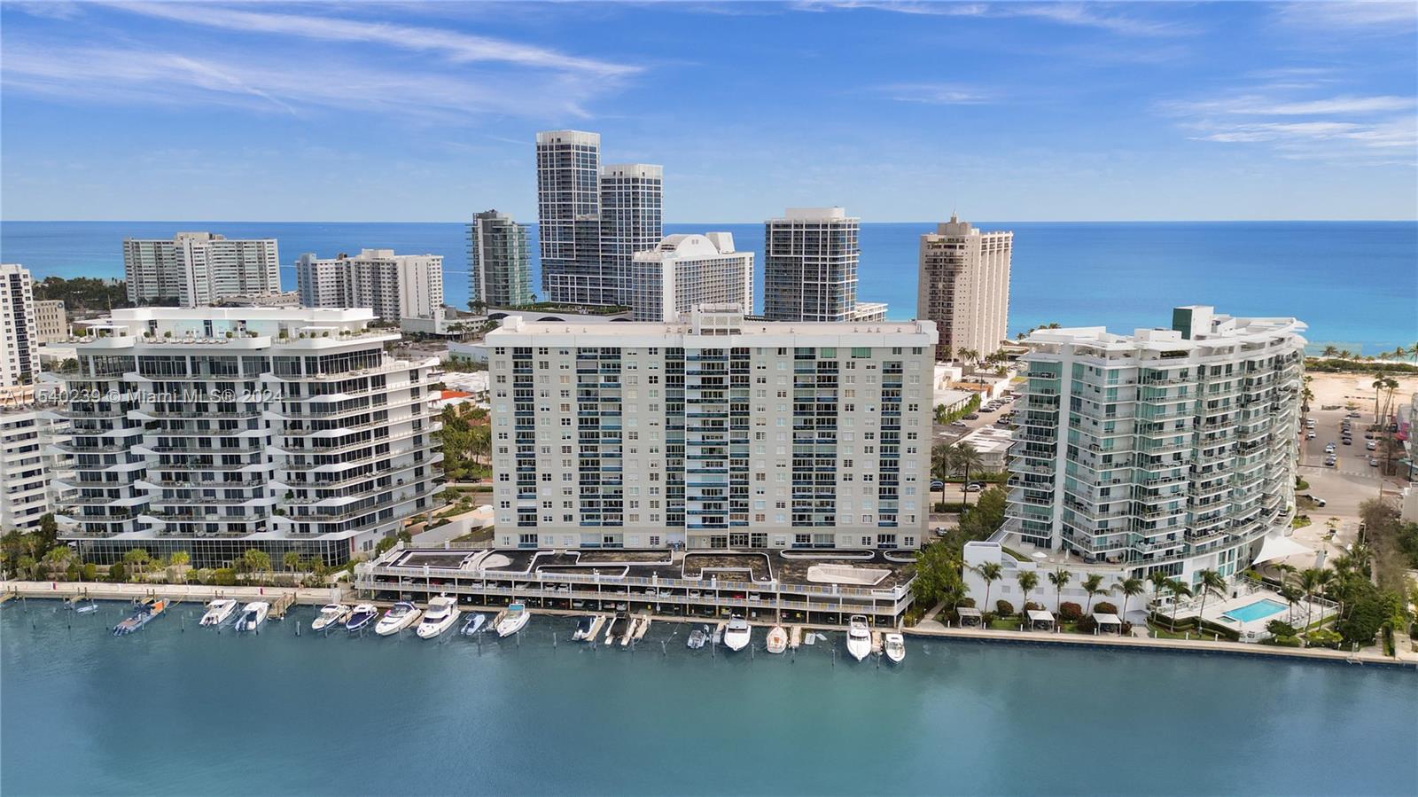 Aquasol's Gorgeous  Location & Private Boat Docks