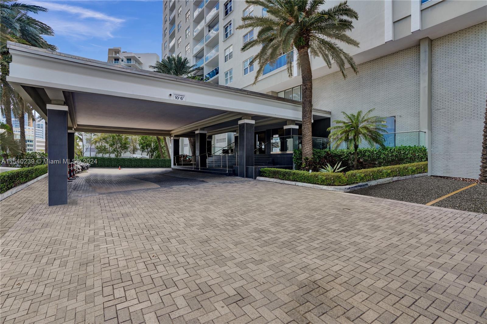 Porte Cochere Driveway