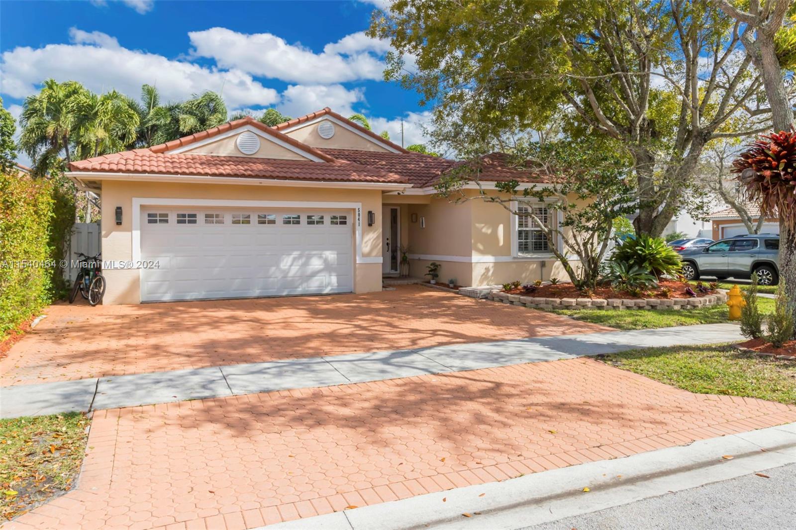 5041 150th Ter, Miramar, FL, 33027 United States, 3 Bedrooms Bedrooms, ,2 BathroomsBathrooms,Residential,For Sale,150th Ter,A11540464