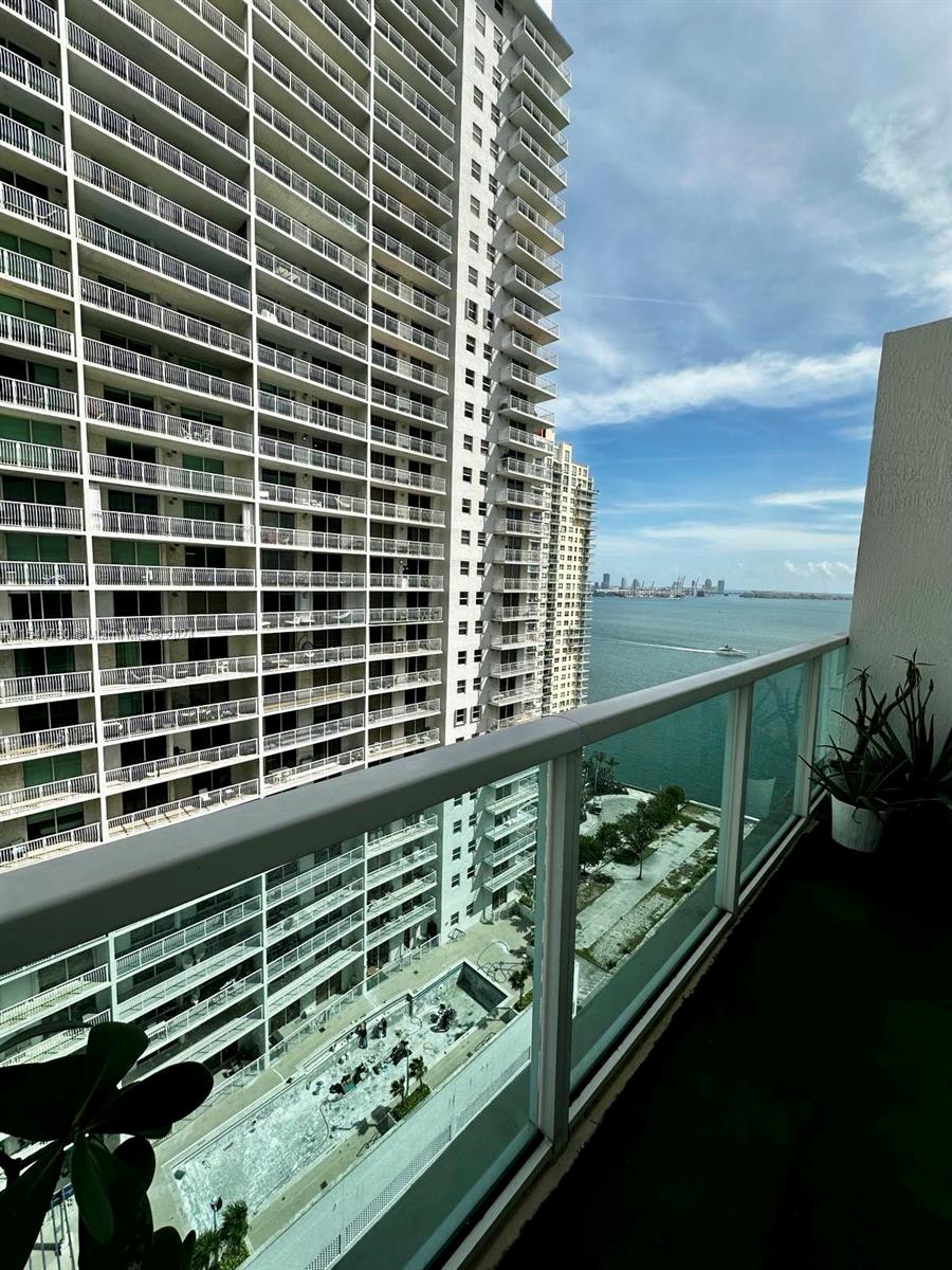 186 SE 12th Ter 2305, Miami, Florida 33131, 2 Bedrooms Bedrooms, ,2 BathroomsBathrooms,Residentiallease,For Rent,186 SE 12th Ter 2305,A11540780