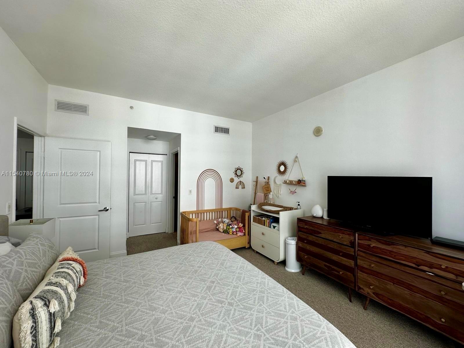 186 SE 12th Ter 2305, Miami, Florida 33131, 2 Bedrooms Bedrooms, ,2 BathroomsBathrooms,Residentiallease,For Rent,186 SE 12th Ter 2305,A11540780