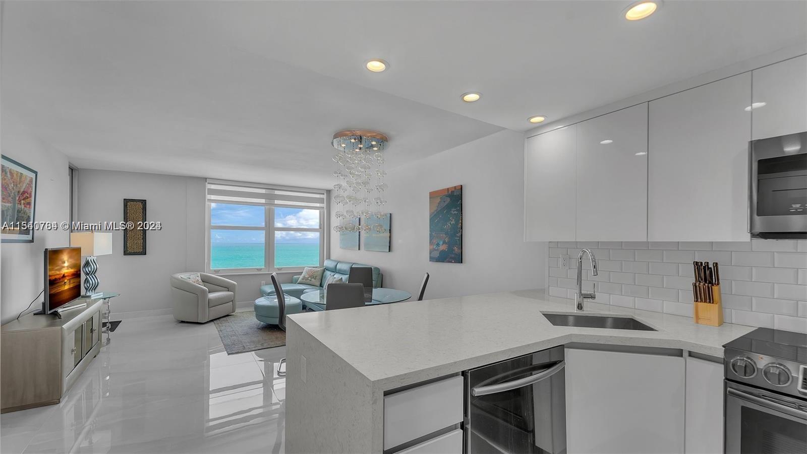 2899 Collins Ave 1747, Miami Beach, Florida 33140, 1 Bedroom Bedrooms, ,1 BathroomBathrooms,Residential,For Sale,2899 Collins Ave 1747,A11540784