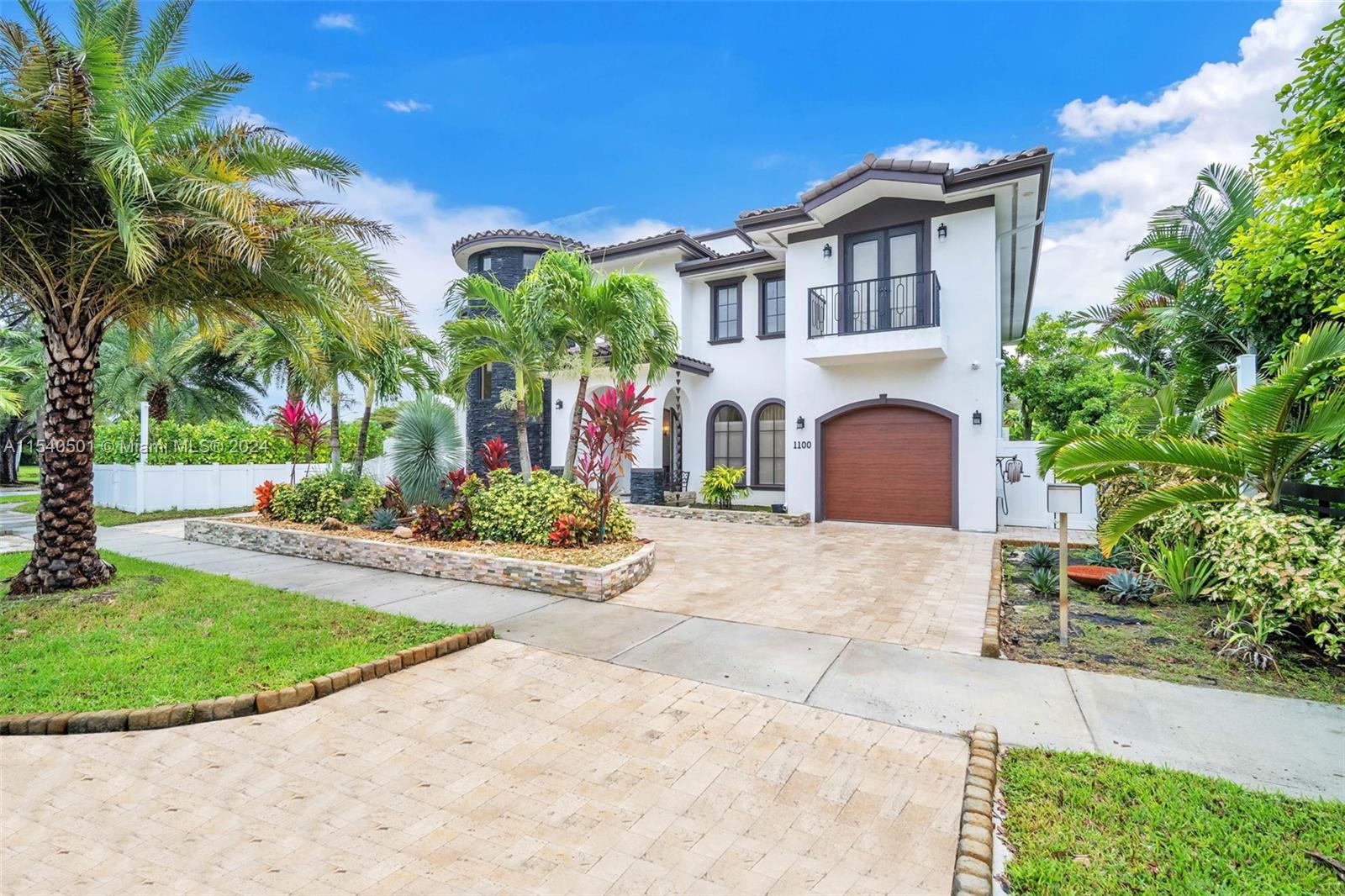 1100 180th Ter, North Miami Beach, FL, 33162 United States, 6 Bedrooms Bedrooms, ,6 BathroomsBathrooms,Residential,For Sale,180th Ter,A11540501