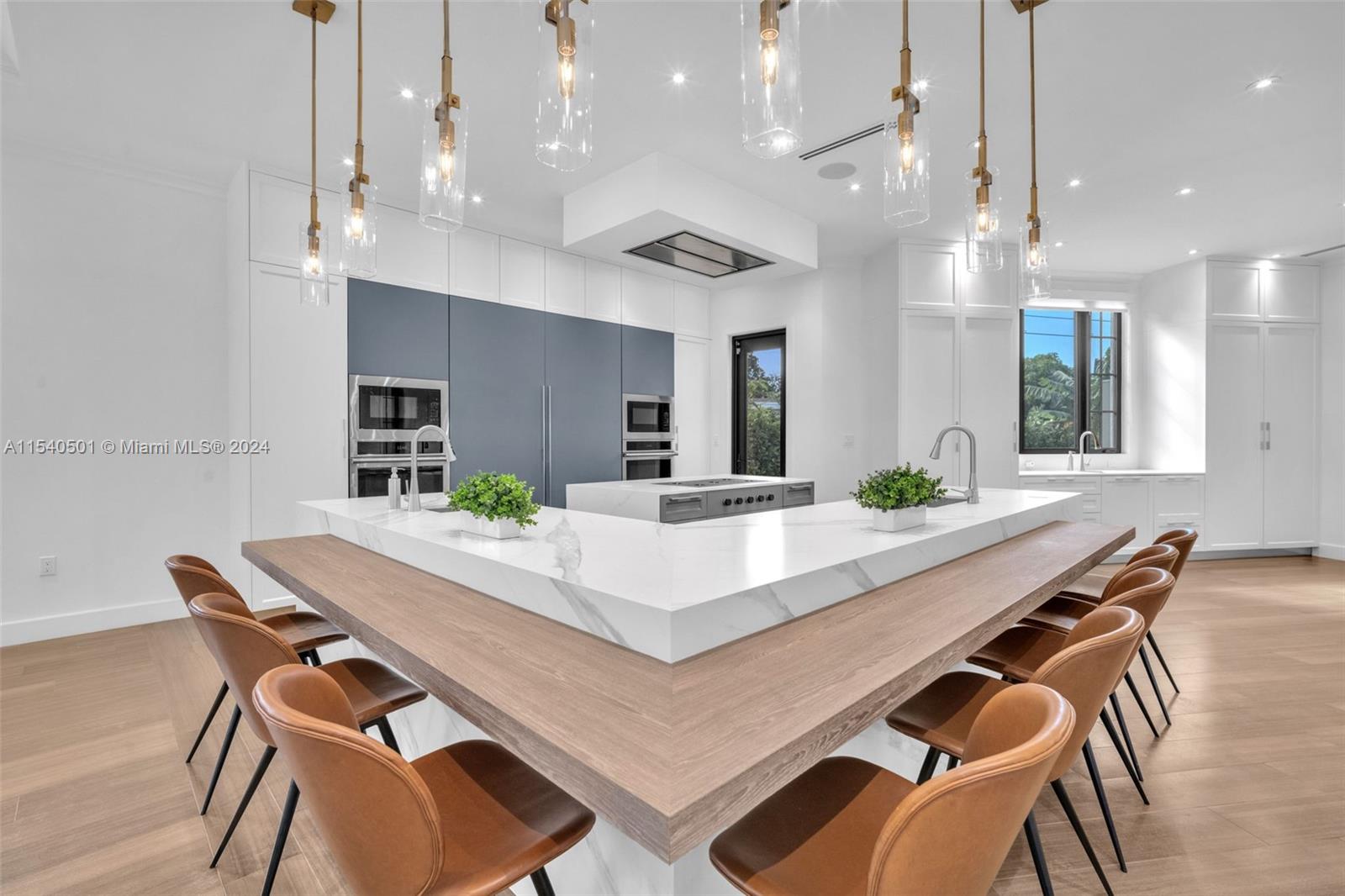 1100 180th Ter, North Miami Beach, FL, 33162 United States, 6 Bedrooms Bedrooms, ,6 BathroomsBathrooms,Residential,For Sale,180th Ter,A11540501