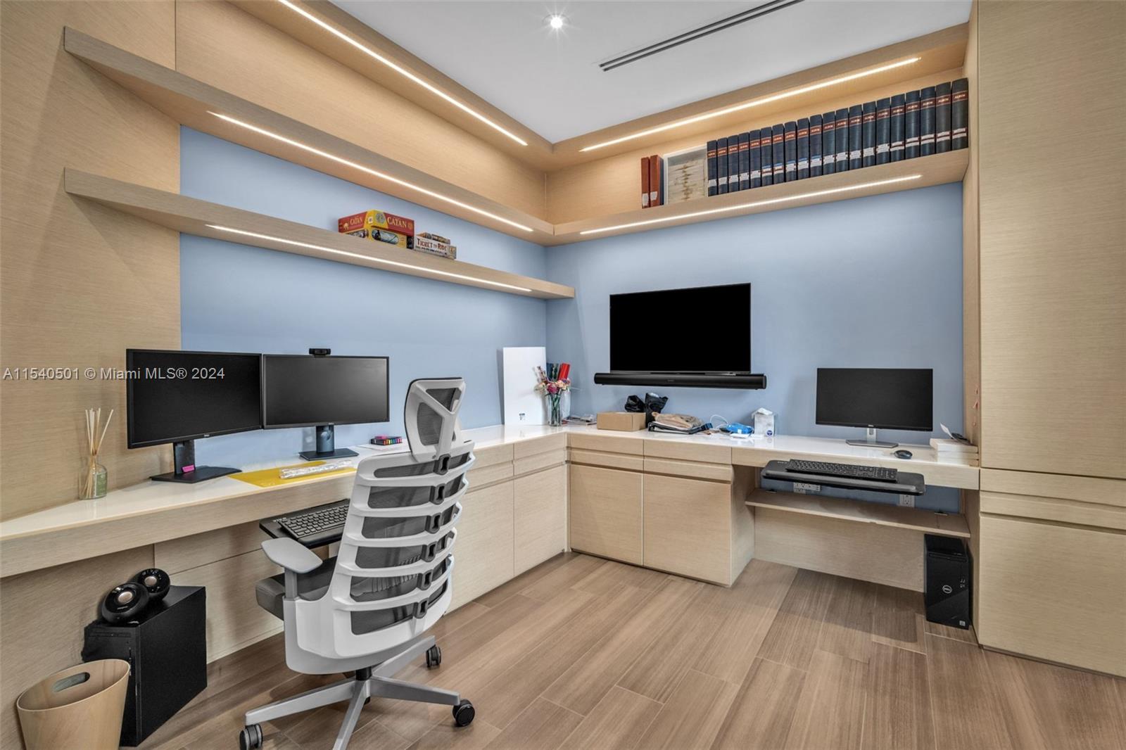 1100 180th Ter, North Miami Beach, FL, 33162 United States, 6 Bedrooms Bedrooms, ,6 BathroomsBathrooms,Residential,For Sale,180th Ter,A11540501