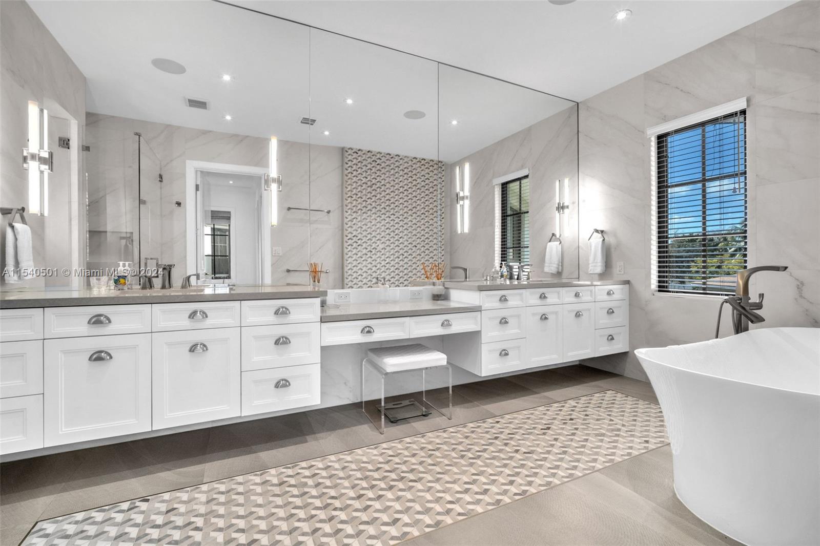 1100 180th Ter, North Miami Beach, FL, 33162 United States, 6 Bedrooms Bedrooms, ,6 BathroomsBathrooms,Residential,For Sale,180th Ter,A11540501