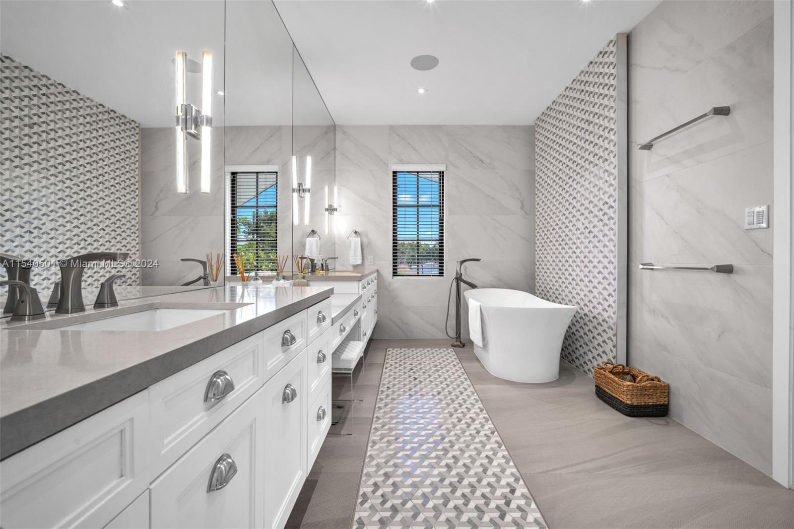 1100 180th Ter, North Miami Beach, FL, 33162 United States, 6 Bedrooms Bedrooms, ,6 BathroomsBathrooms,Residential,For Sale,180th Ter,A11540501