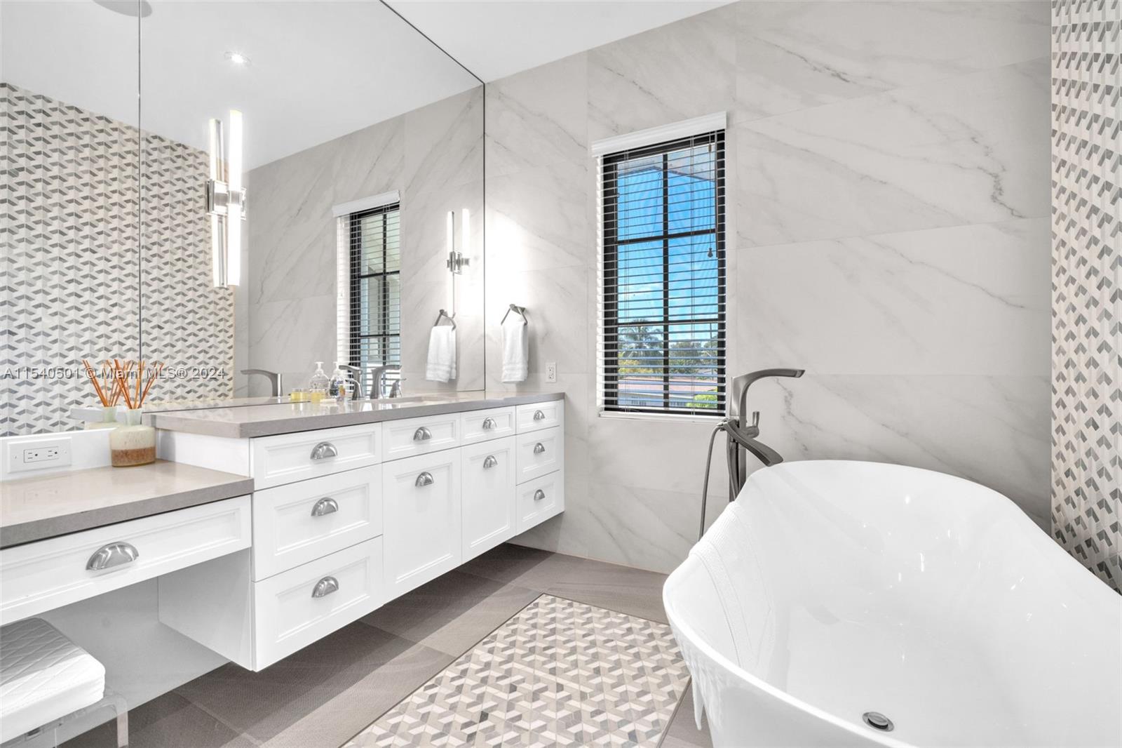 1100 180th Ter, North Miami Beach, FL, 33162 United States, 6 Bedrooms Bedrooms, ,6 BathroomsBathrooms,Residential,For Sale,180th Ter,A11540501