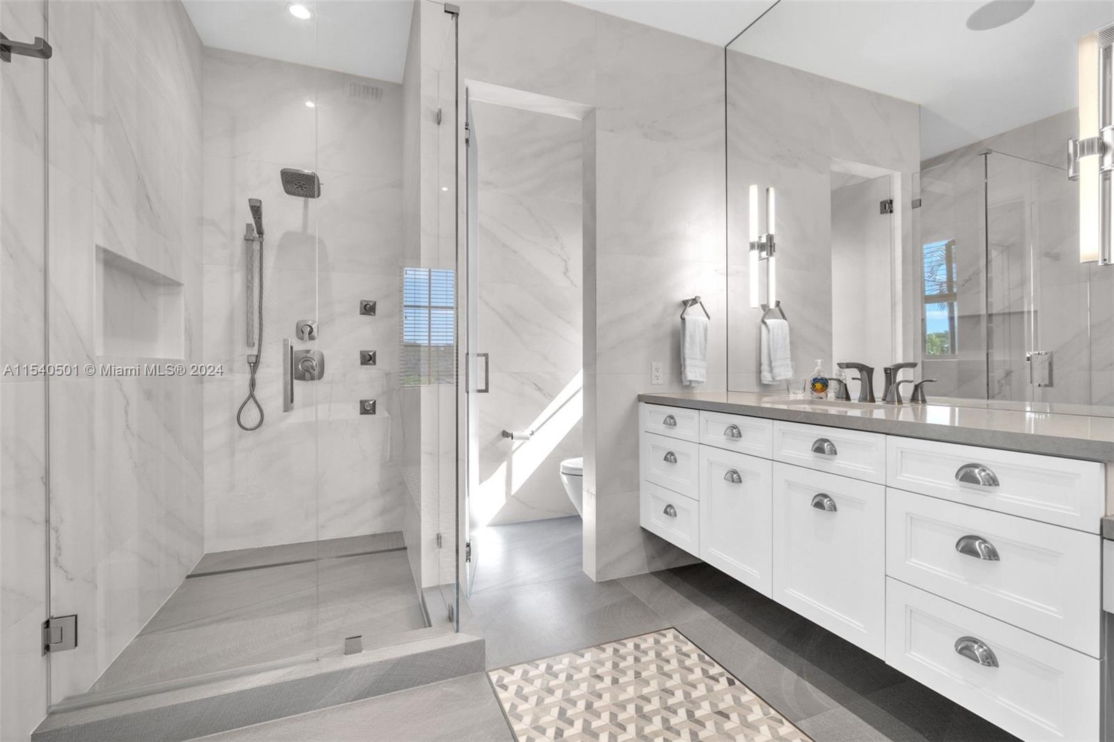 1100 180th Ter, North Miami Beach, FL, 33162 United States, 6 Bedrooms Bedrooms, ,6 BathroomsBathrooms,Residential,For Sale,180th Ter,A11540501