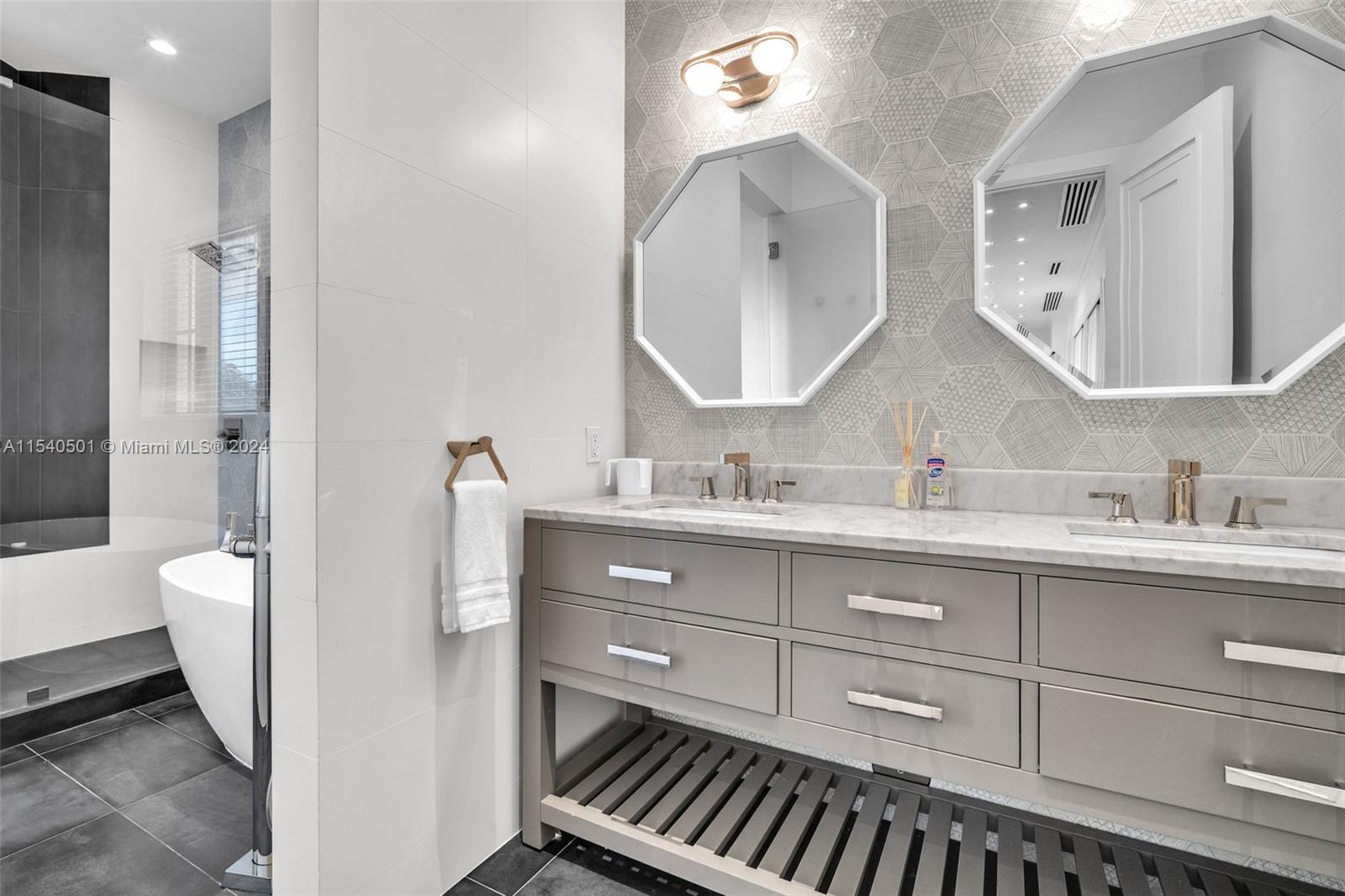 1100 180th Ter, North Miami Beach, FL, 33162 United States, 6 Bedrooms Bedrooms, ,6 BathroomsBathrooms,Residential,For Sale,180th Ter,A11540501