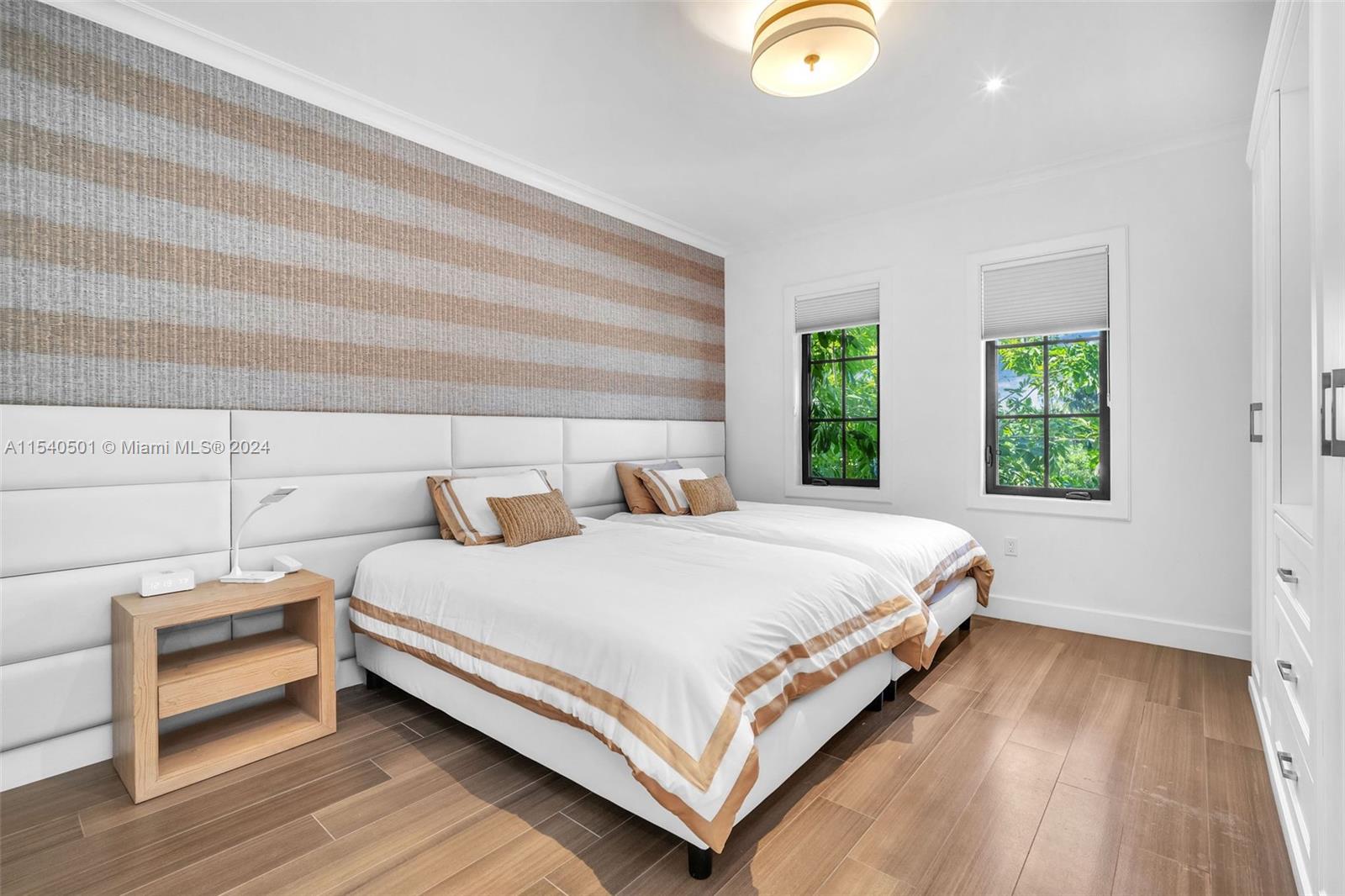 1100 180th Ter, North Miami Beach, FL, 33162 United States, 6 Bedrooms Bedrooms, ,6 BathroomsBathrooms,Residential,For Sale,180th Ter,A11540501