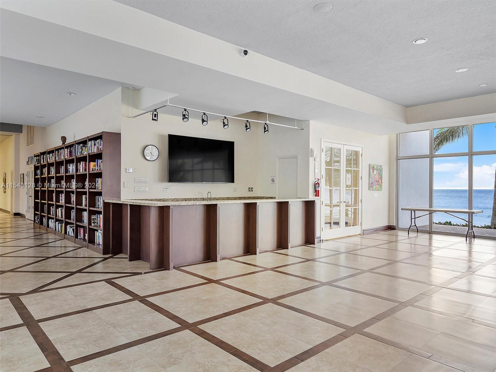 4300 N Ocean Blvd 18E, Fort Lauderdale, Florida 33308, 1 Bedroom Bedrooms, ,1 BathroomBathrooms,Residential,For Sale,4300 N Ocean Blvd 18E,A11540128