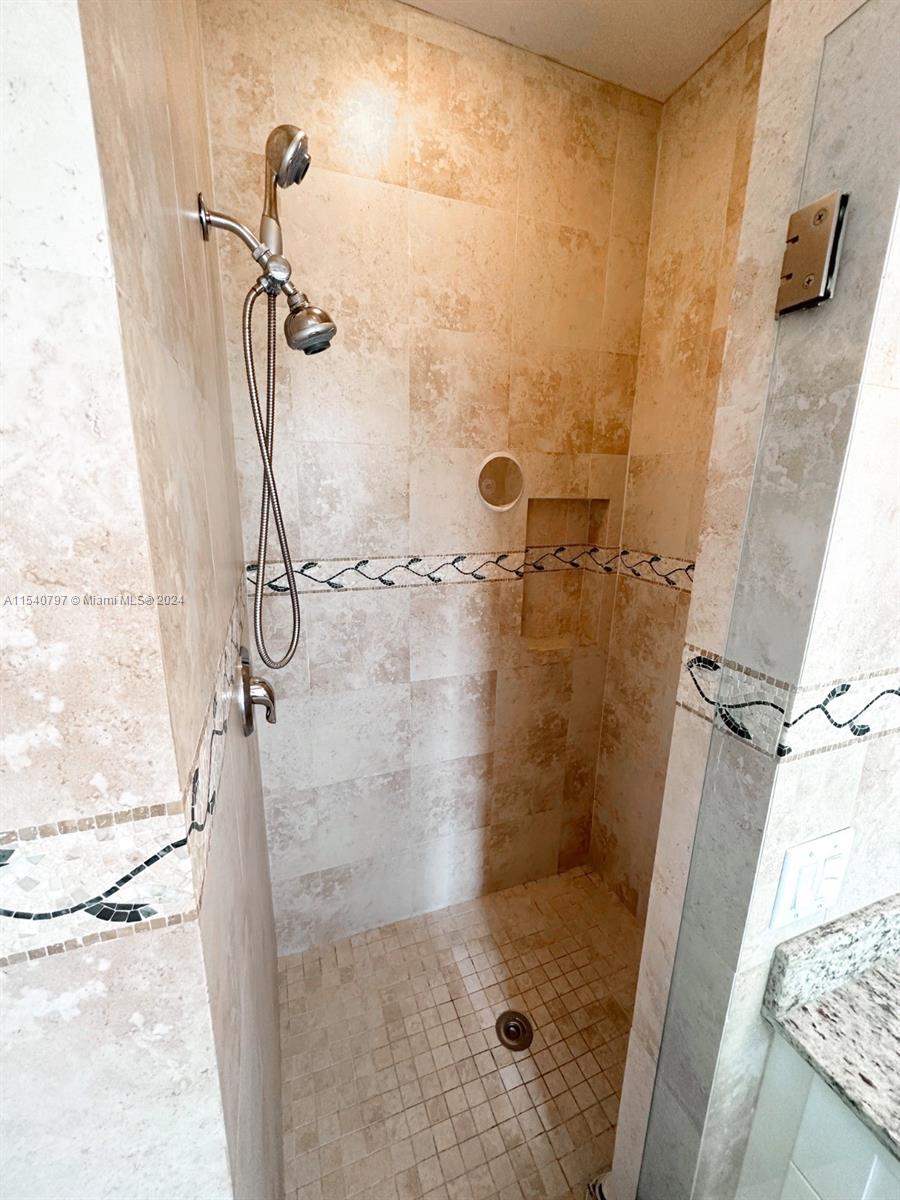 Homestead, Florida 33033, 5 Bedrooms Bedrooms, ,3 BathroomsBathrooms,Residentiallease,For Rent,A11540797