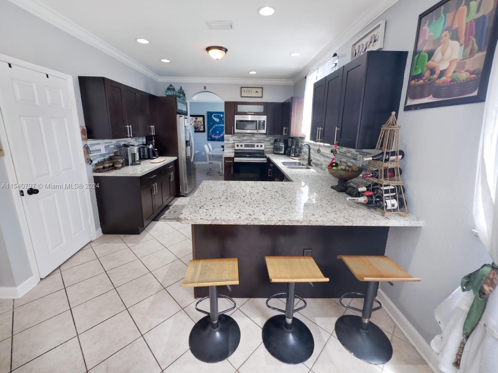 Homestead, Florida 33033, 5 Bedrooms Bedrooms, ,3 BathroomsBathrooms,Residentiallease,For Rent,A11540797