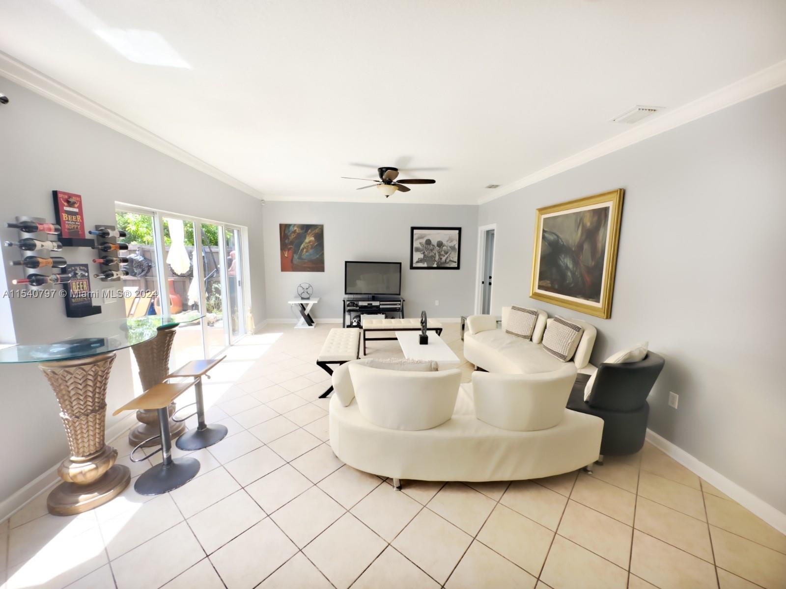 Homestead, Florida 33033, 5 Bedrooms Bedrooms, ,3 BathroomsBathrooms,Residentiallease,For Rent,A11540797