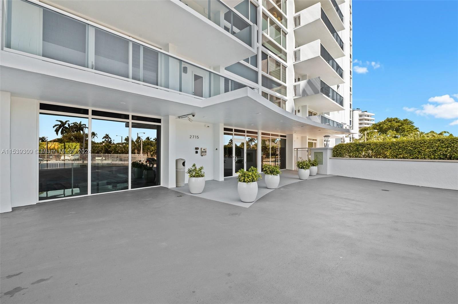 2715 N Ocean Blvd 7C, Fort Lauderdale, Florida 33308, 2 Bedrooms Bedrooms, ,2 BathroomsBathrooms,Residential,For Sale,2715 N Ocean Blvd 7C,A11539309