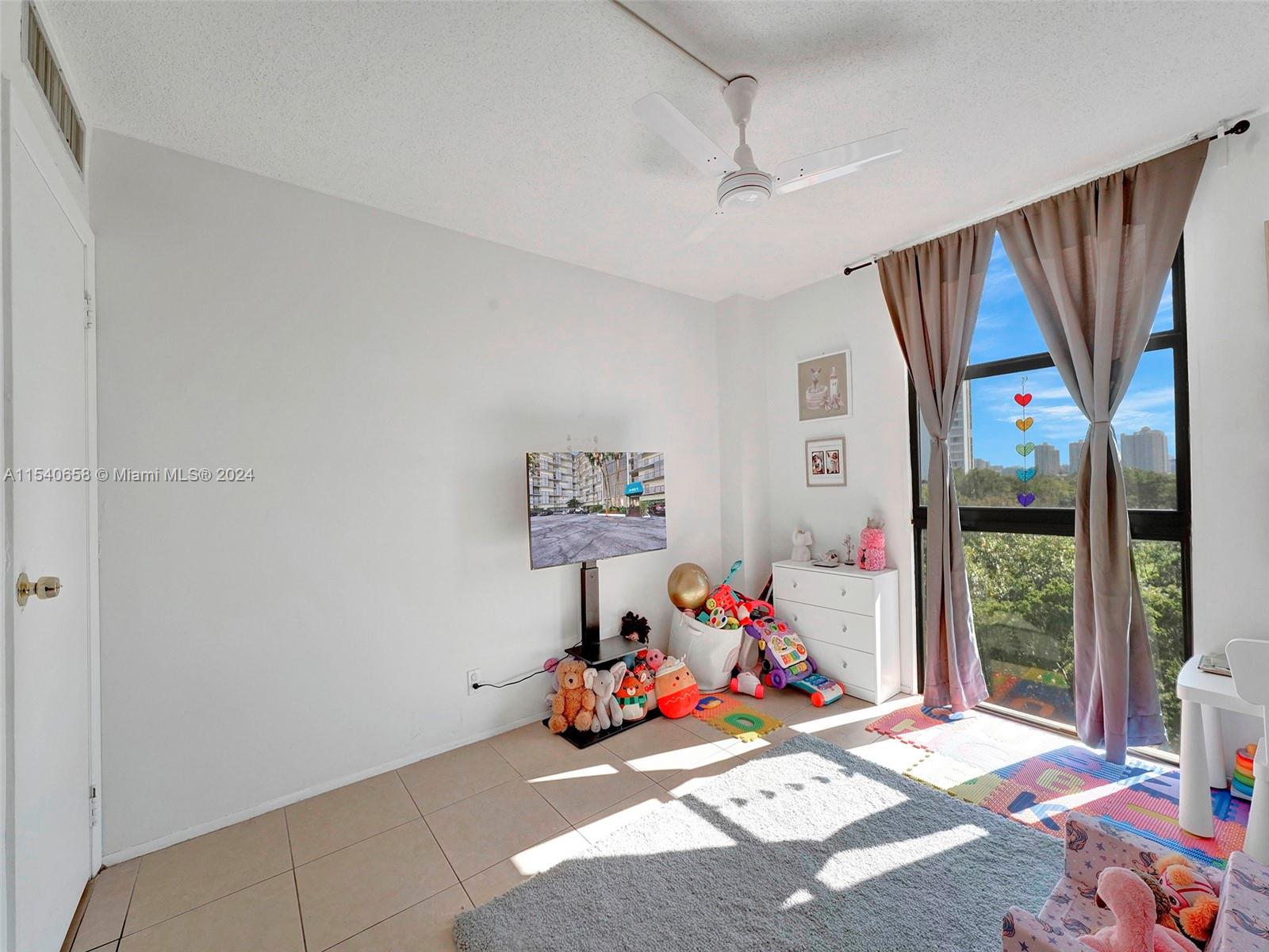 3401 Country Club Dr, Aventura, FL, 33180 United States, 2 Bedrooms Bedrooms, ,2 BathroomsBathrooms,Residential,For Sale,Country Club Dr,A11540658